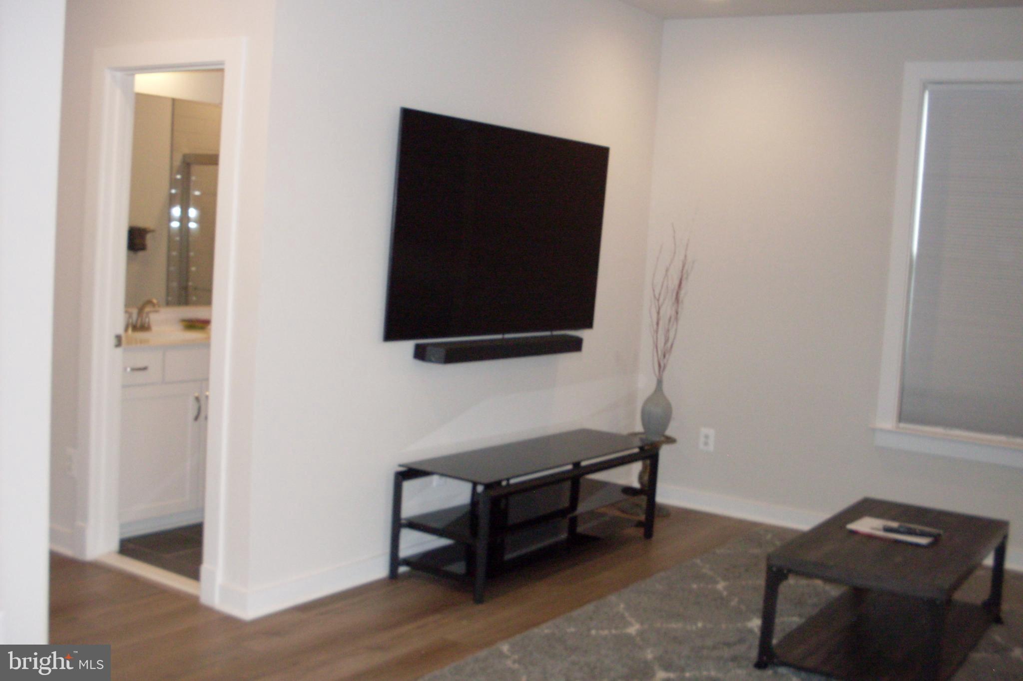 HIGHLANDER PARK - Residential Lease