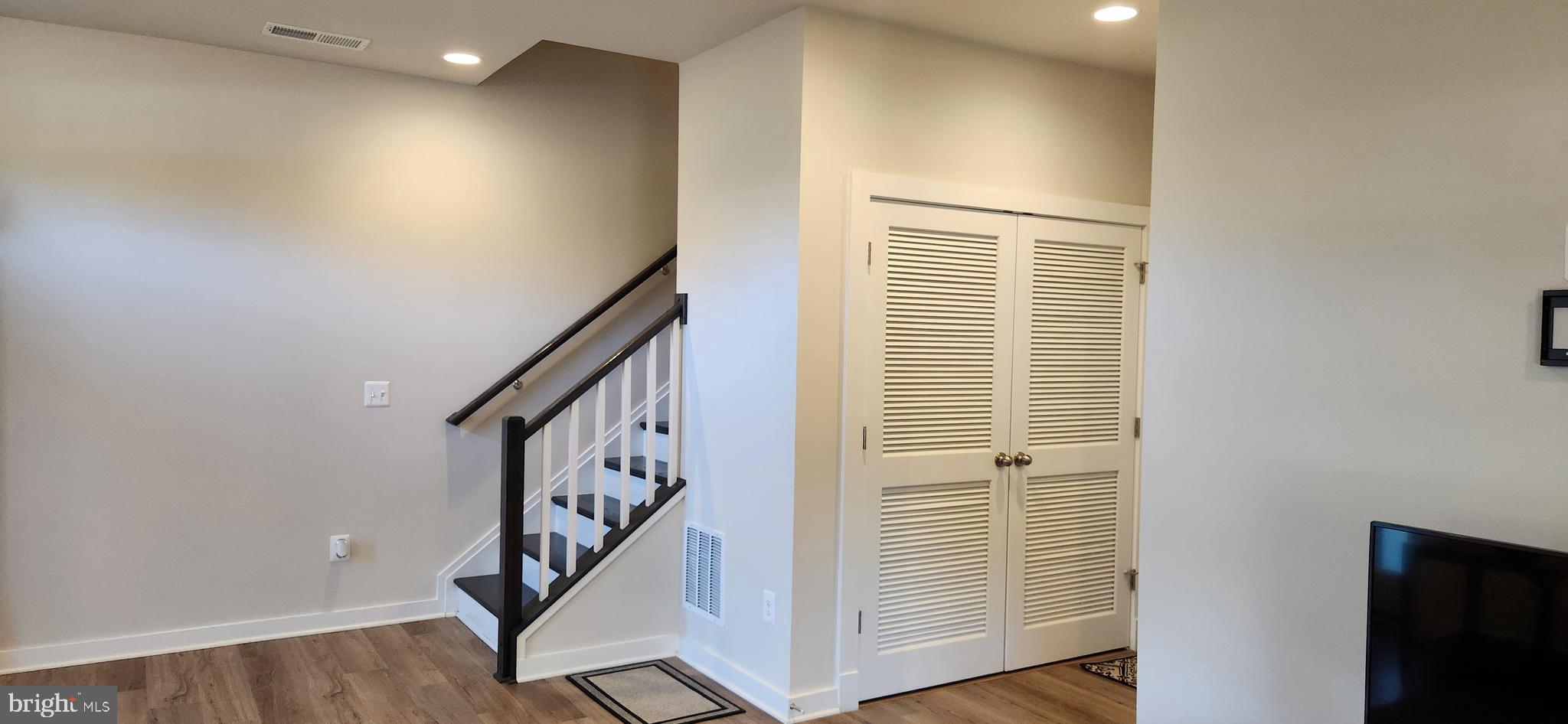 HIGHLANDER PARK - Residential Lease