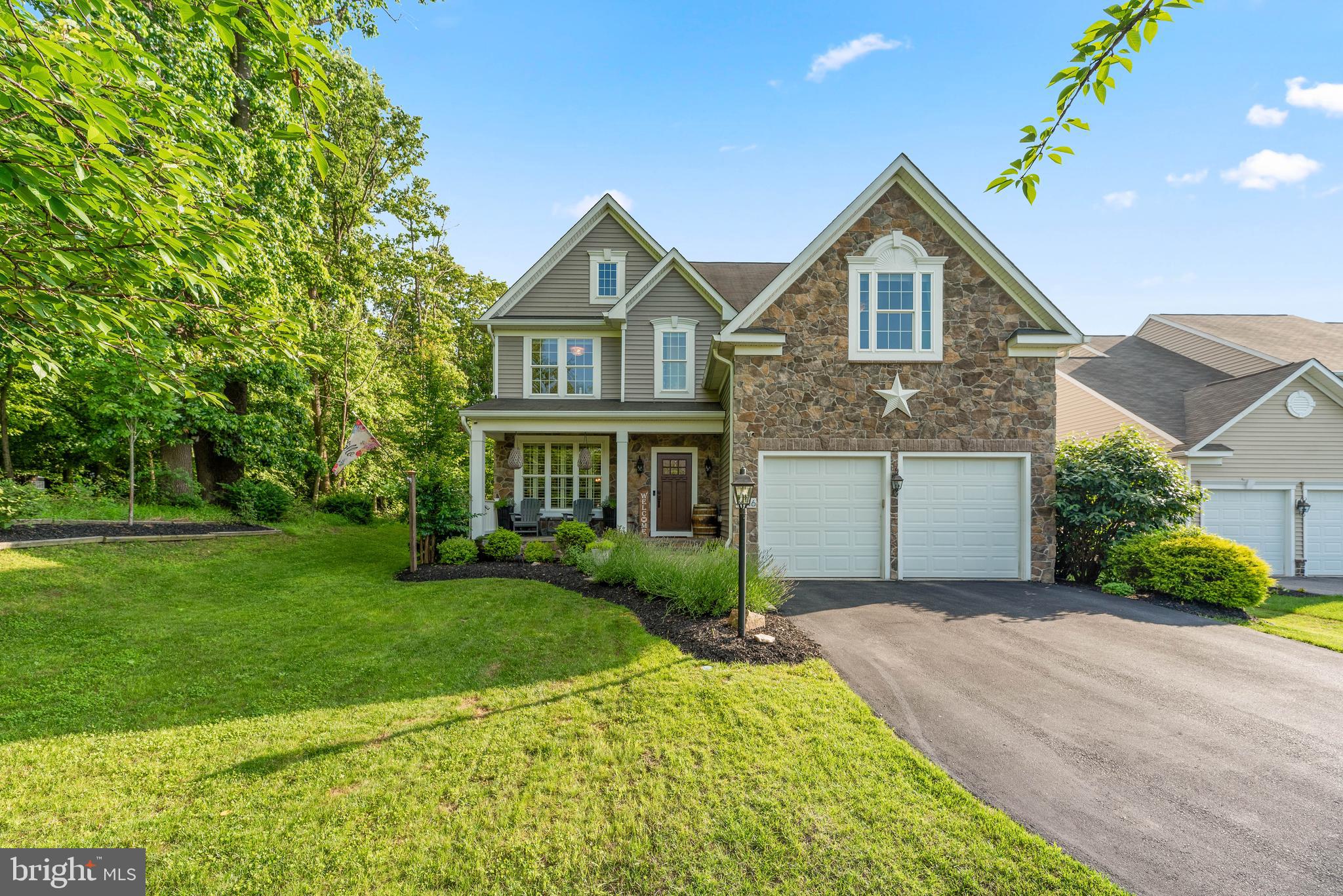 HOLLIFIELD HILLS - Residential