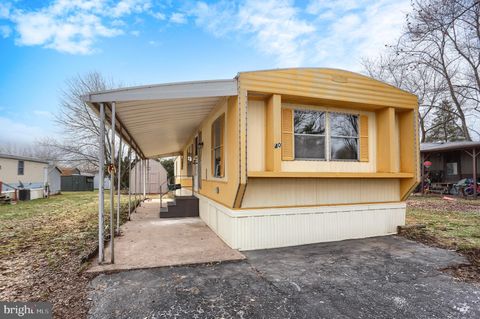 Mobile Home For Sale - 40 Redwood Lane Ln<br/> CARLISLE, PA 17015