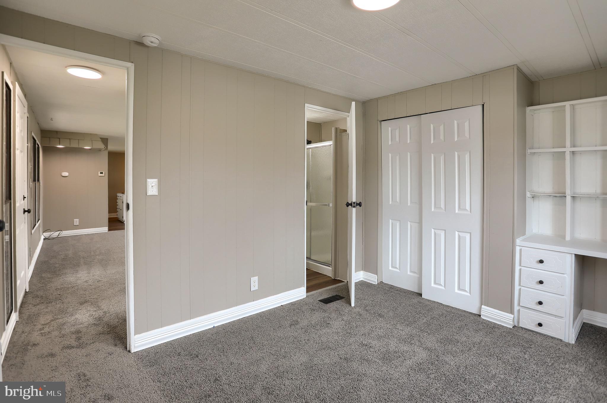 COUNTRY MANOR WEST - Residential