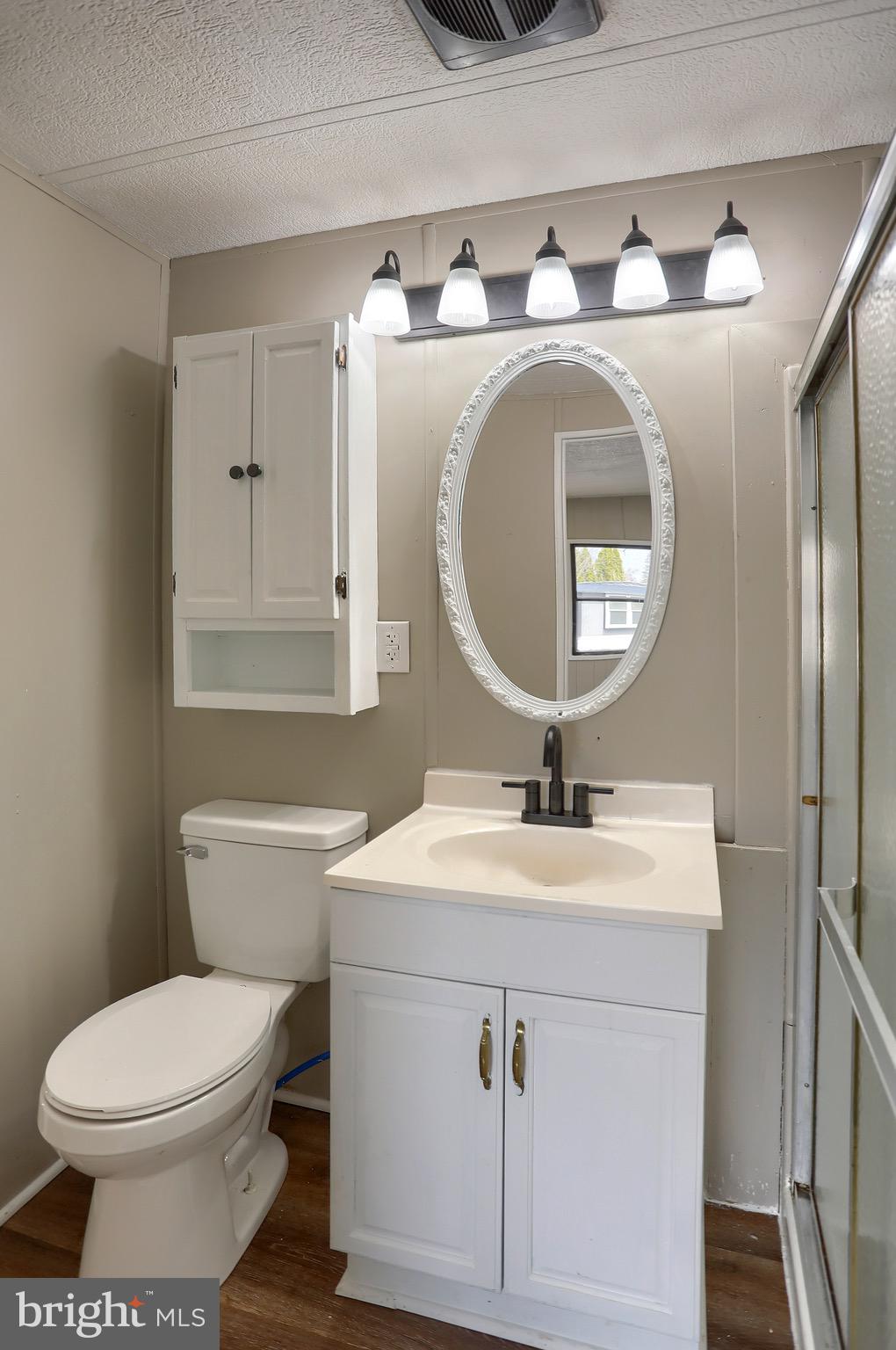 COUNTRY MANOR WEST - Residential