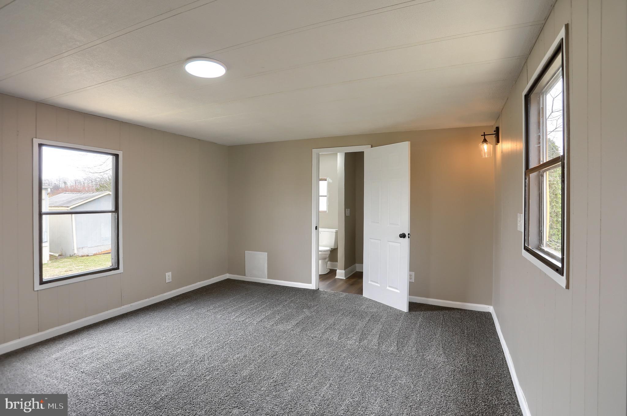 COUNTRY MANOR WEST - Residential