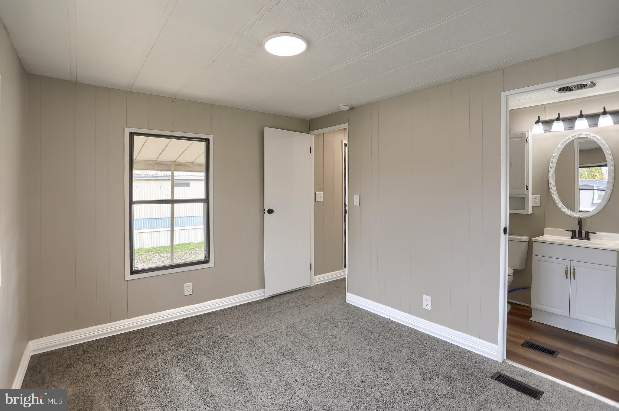 COUNTRY MANOR WEST - Residential