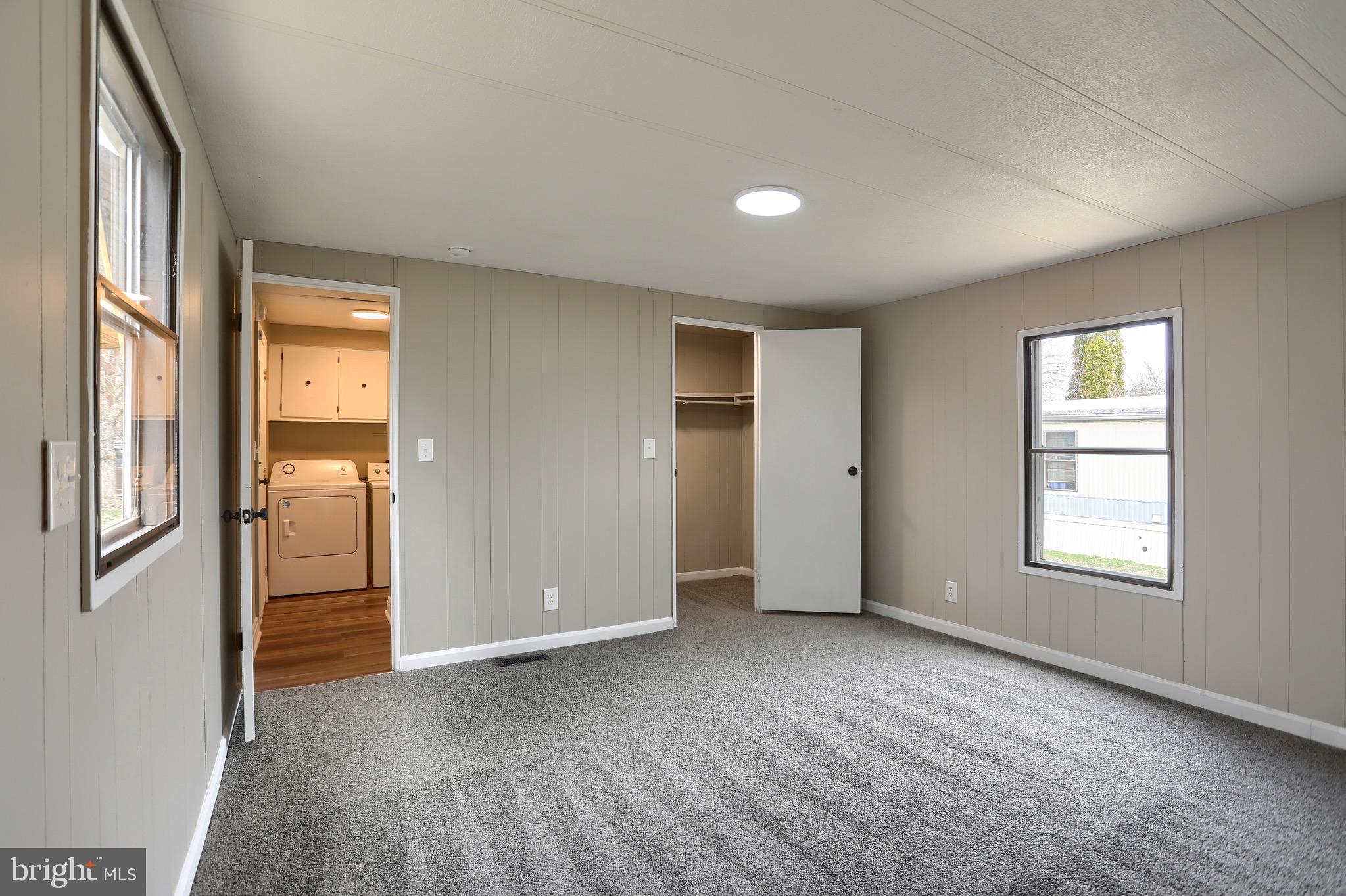 COUNTRY MANOR WEST - Residential