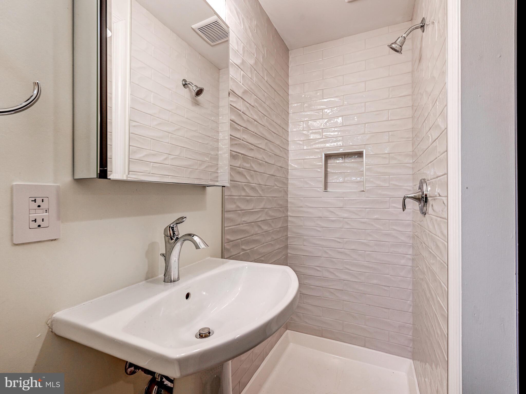 RODGERS FORGE - Residential Lease