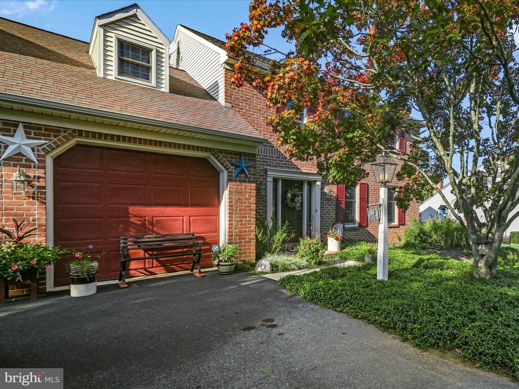 Photo of 1026 Shadowstone Drive, Lancaster, PA 17603 (MLS # PALA2057038)