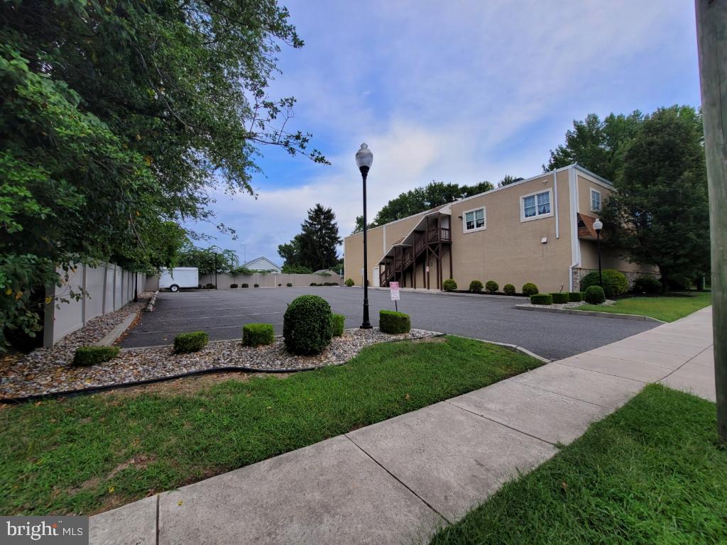 11 LINCOLN AVENUE