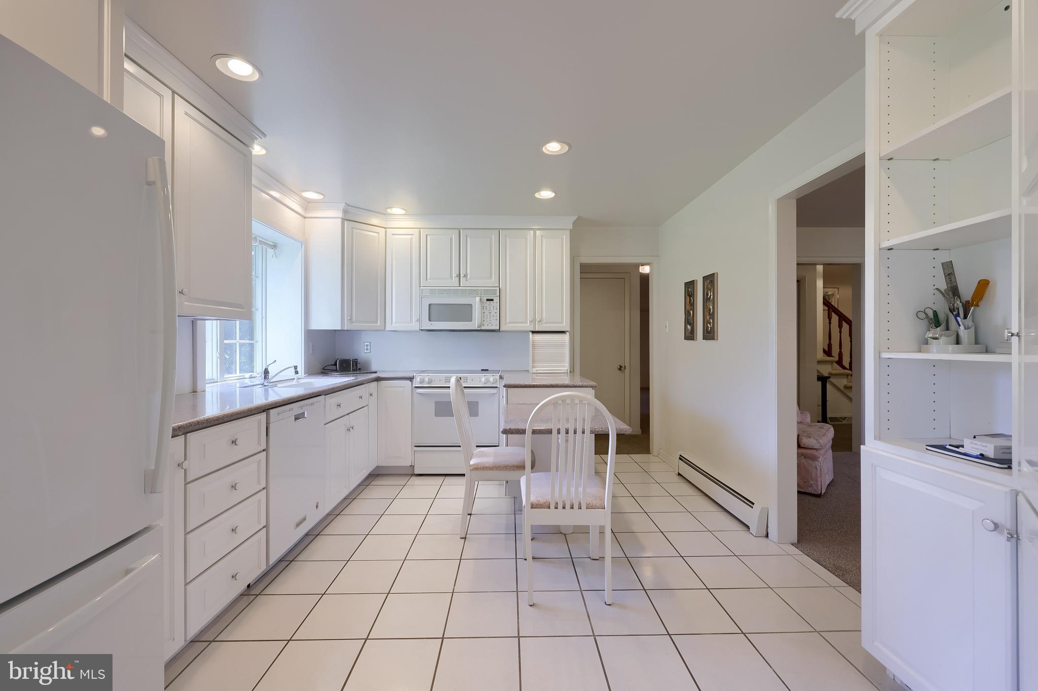 BEVERLY ESTATES - Residential