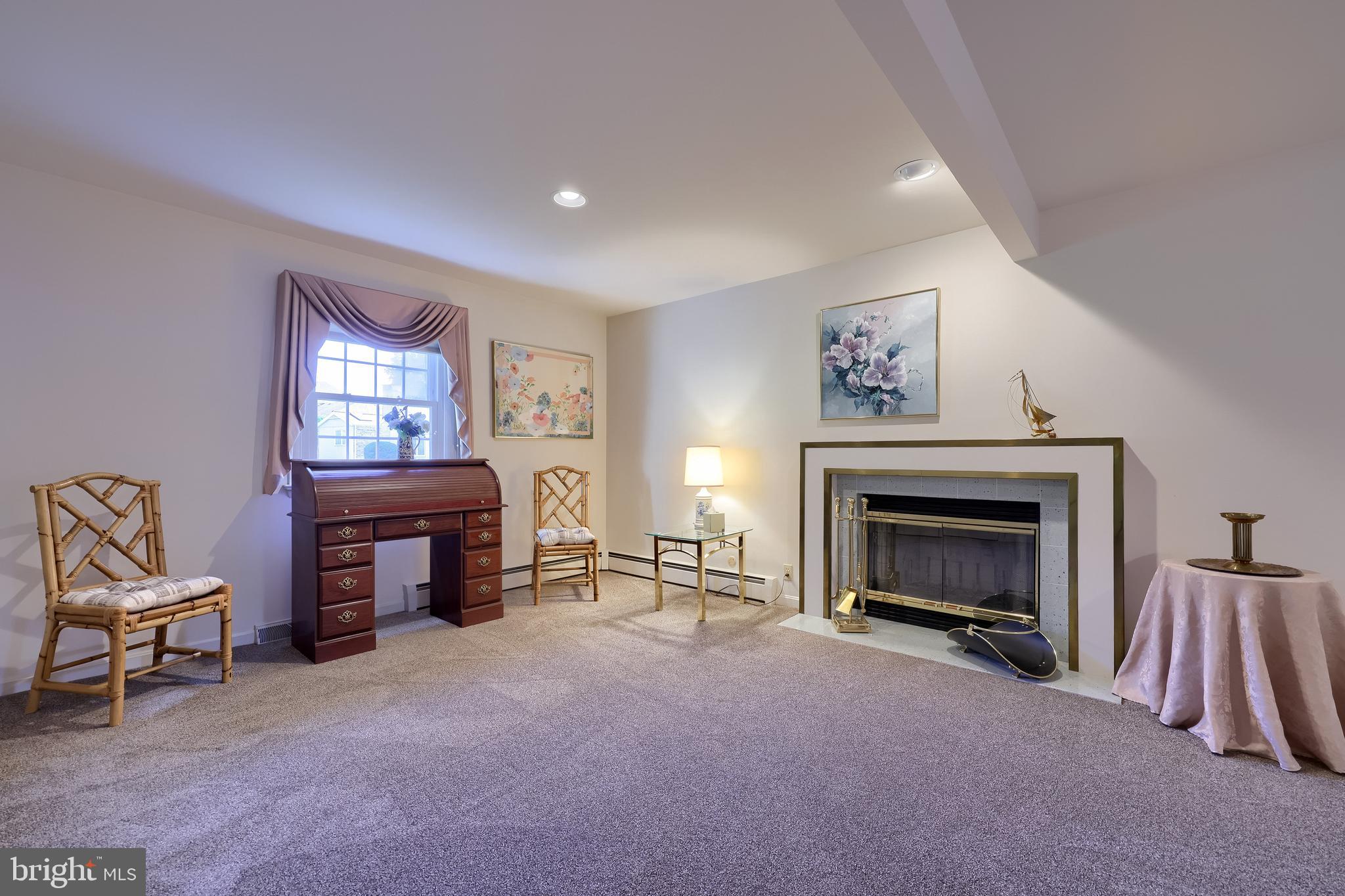 BEVERLY ESTATES - Residential