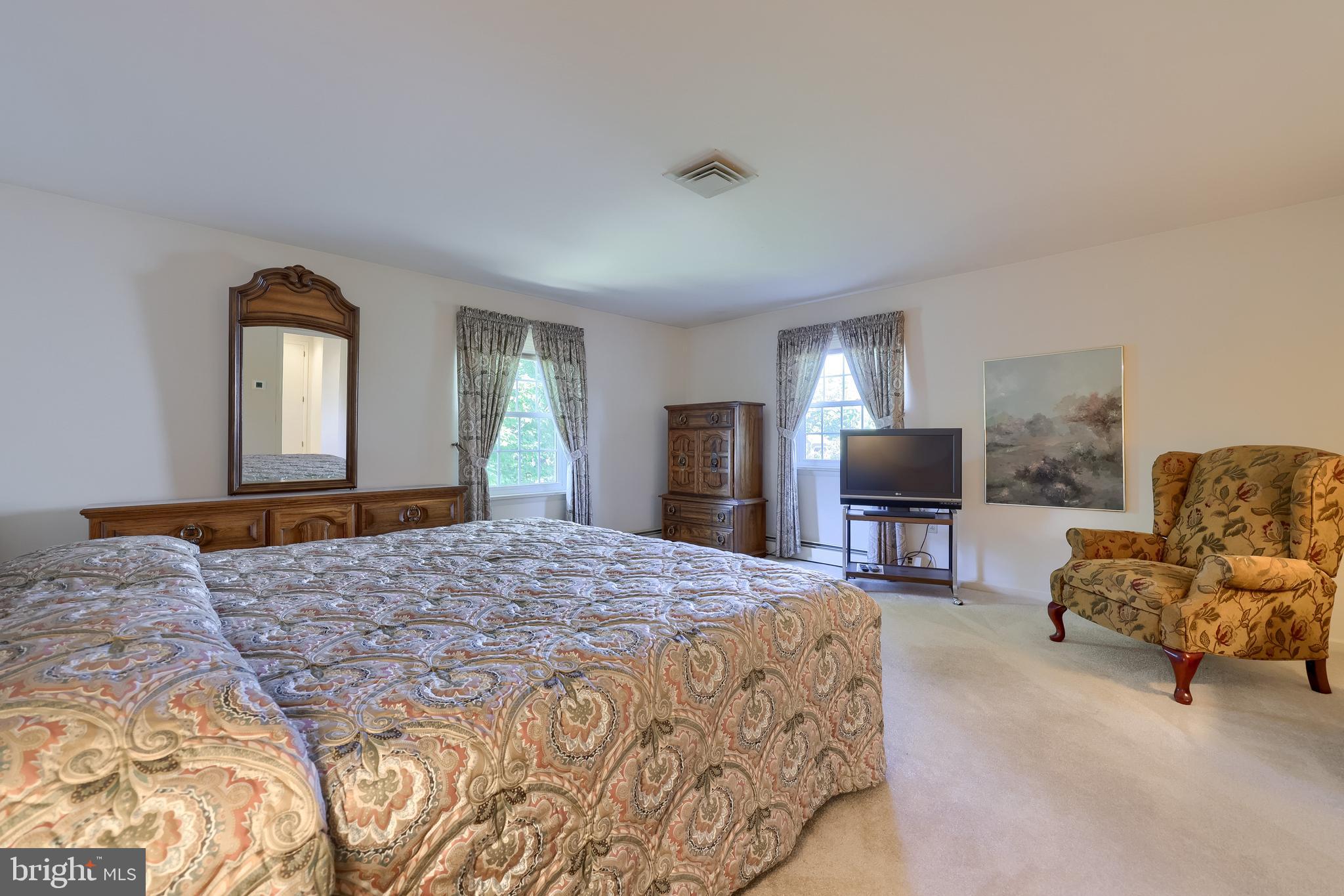 BEVERLY ESTATES - Residential