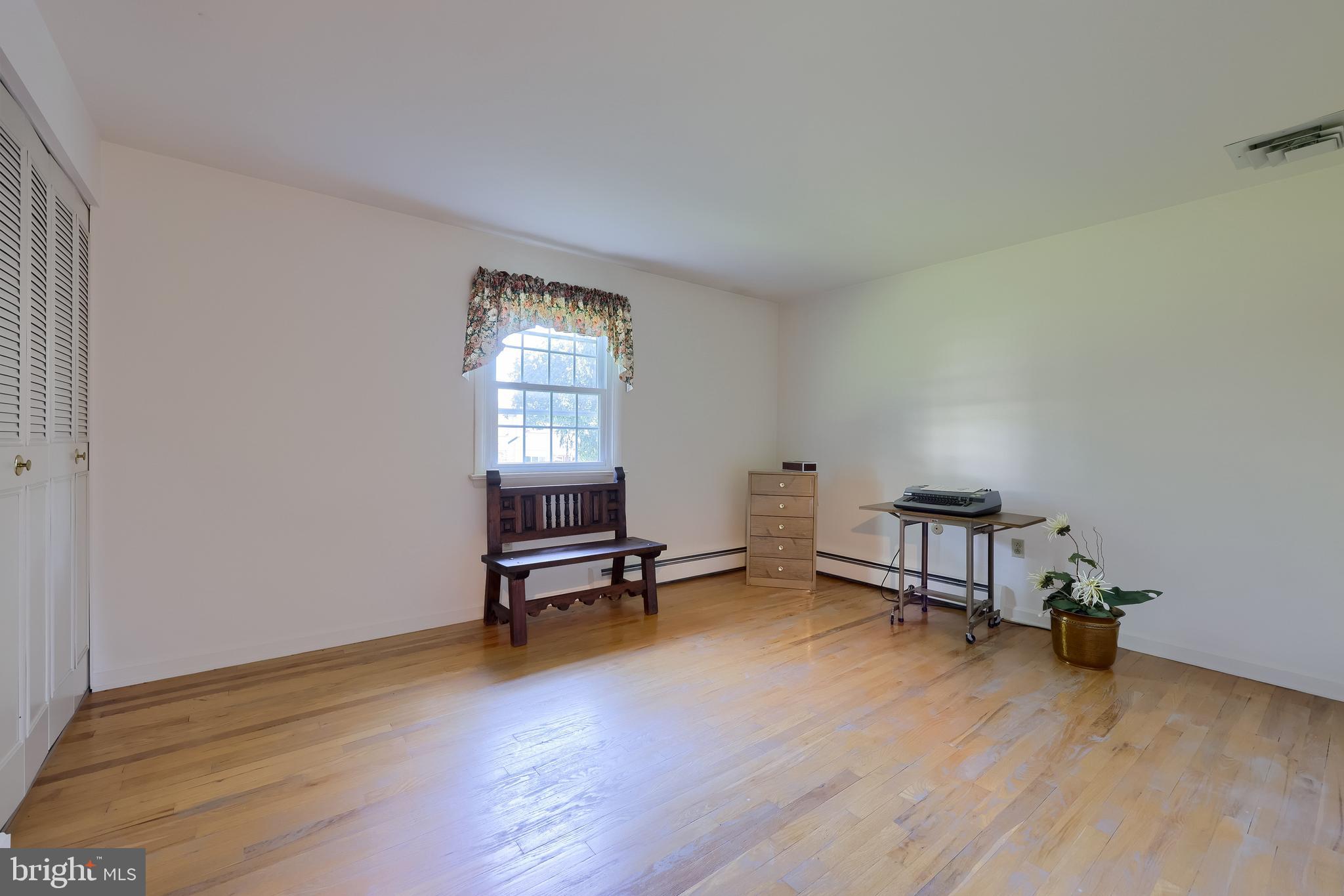 BEVERLY ESTATES - Residential