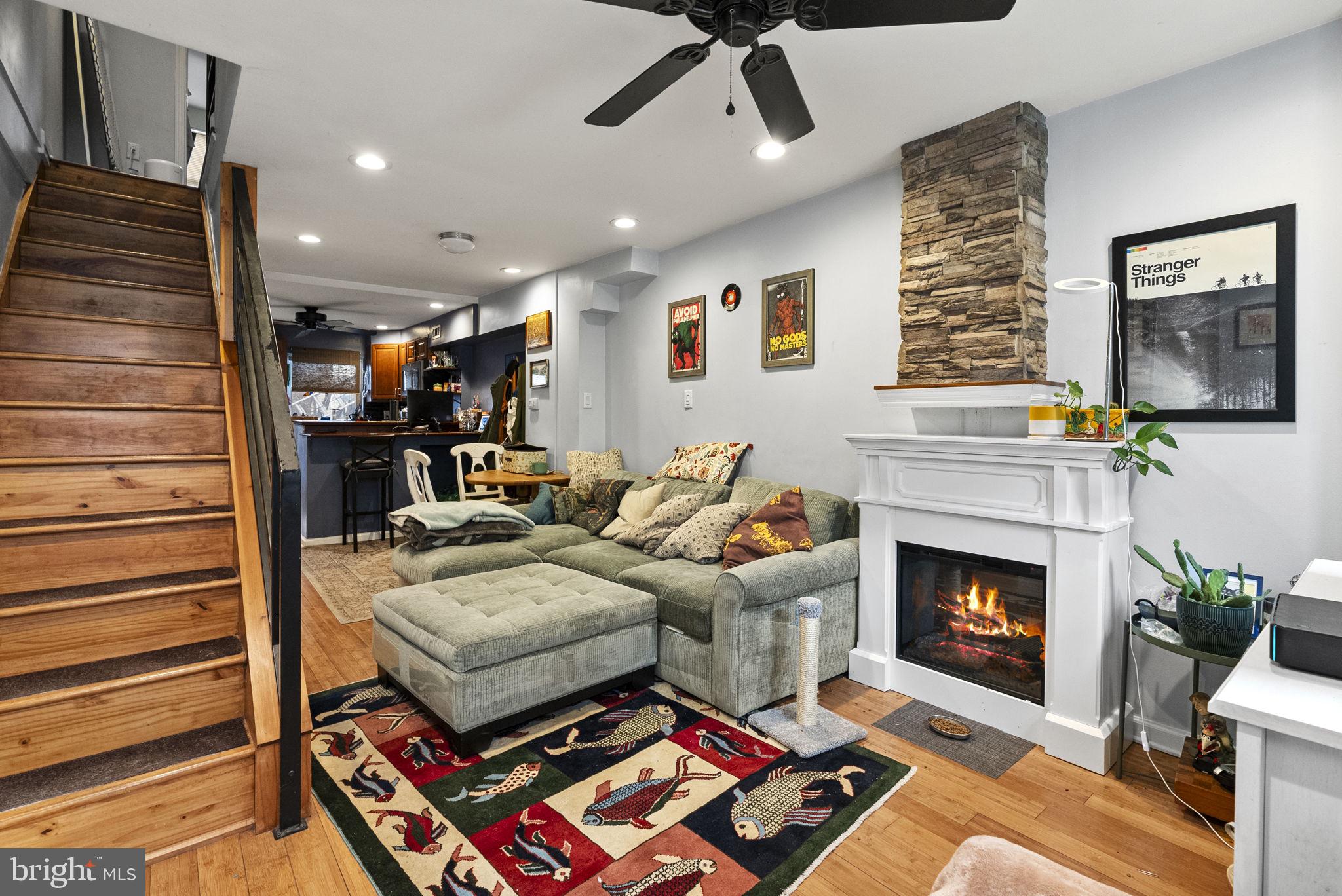 2141 E ALBERT STREET