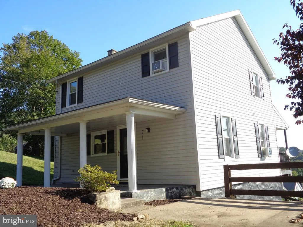 201 N Locke Avenue, Yeagertown, PA 17099