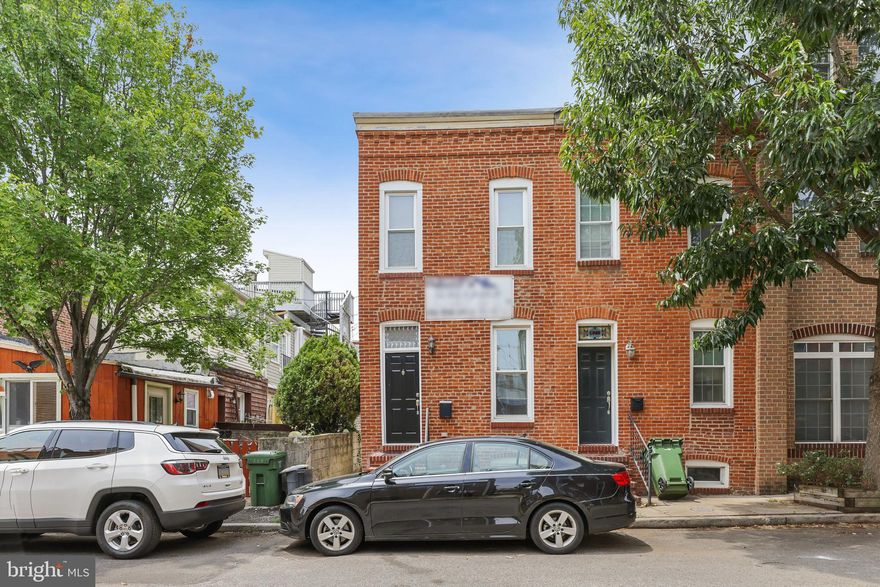 GORGEOUS 13 FT WIDE END OF GROUP NOW AVAILABLE ON QUIET AND SOUGHT-AFTER BLOCK IN THE HEART OF CANTON.  3 BEDROOMS WITH 2.5 BATHROOMS. PRIVATE REAR PATIO - GREAT FOR ENTERTAINING. GLISTENING RECLAIMED HARDWOODS CASCADE THROUGHOUT MAIN LEVEL. ENJOY WHITE CABINETRY, GRANITE COUNTERTOPS, OPEN CHEF'S KITCHEN. TONS OF NATURAL LIGHT. RECESSED LIGHTING. FINISHED LOWER LEVEL. HIGH CEILINGS. CLOSE PROXIMITY TO RETAIL SHOPPING, LOCAL DINING, AND ALL MAJOR HIGHWAYS. SCHEDULE A PRIVATE TOUR TODAY.