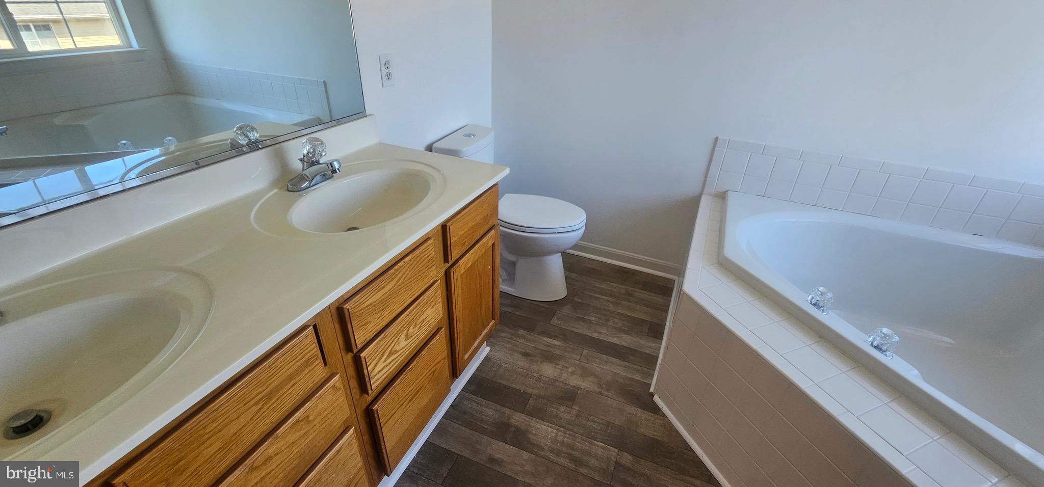 PINEY ORCHARD - Residential