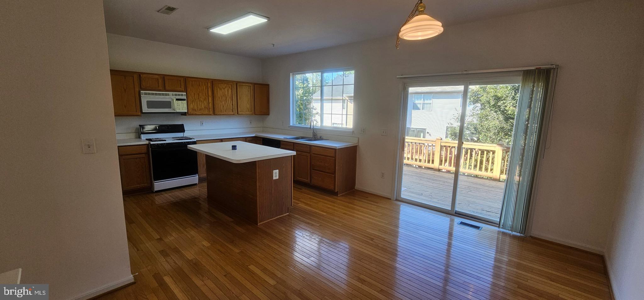 PINEY ORCHARD - Residential