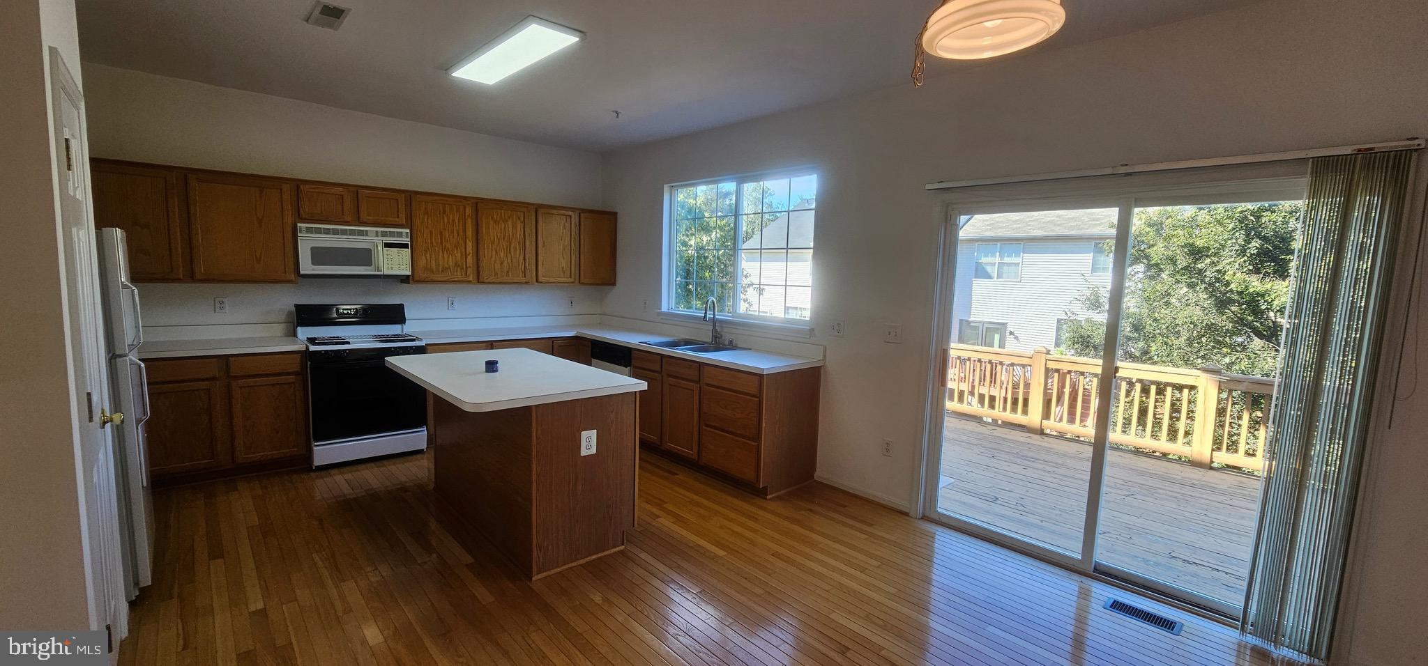 PINEY ORCHARD - Residential