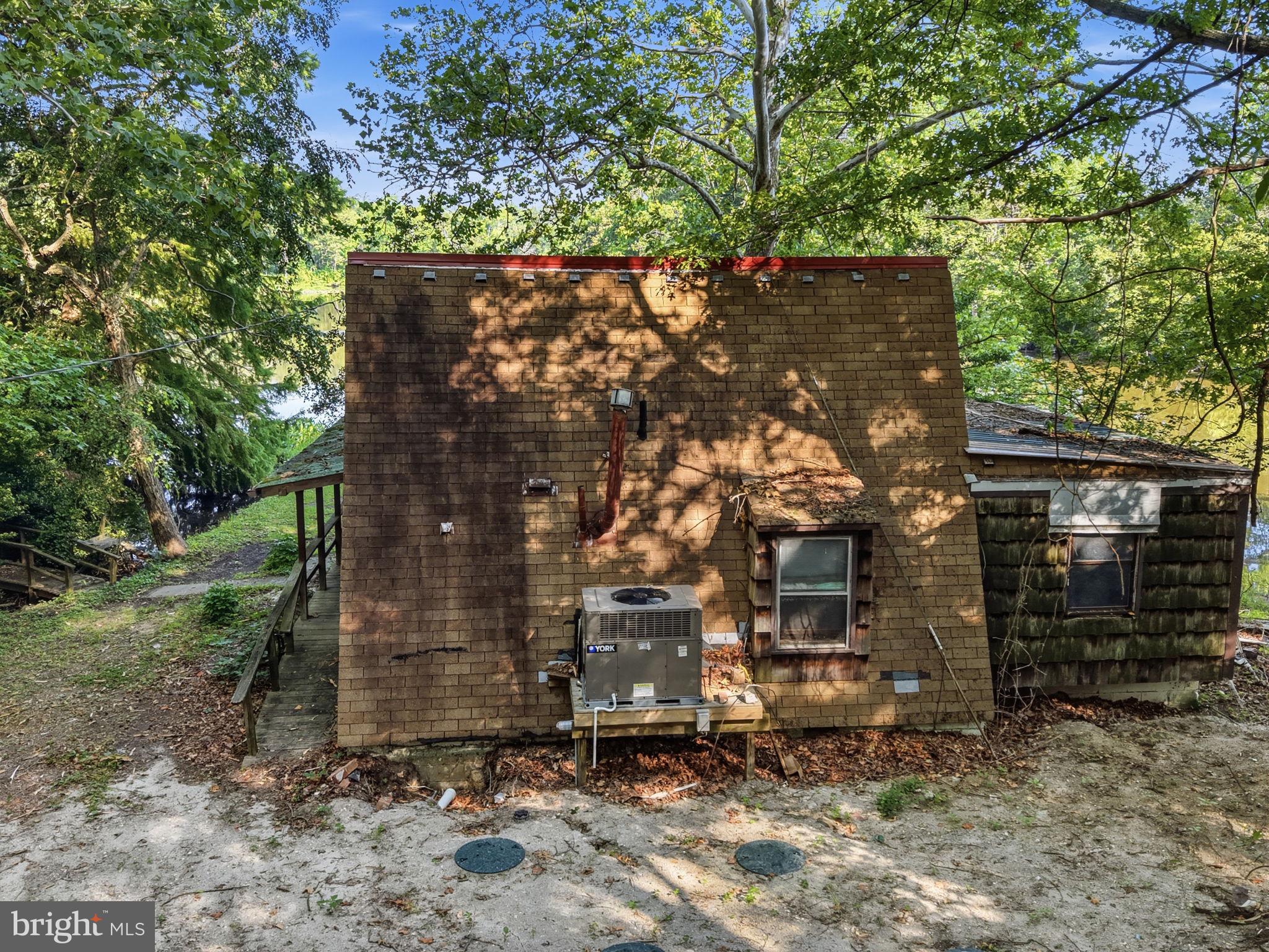 220 KIRBYS LANDING ROAD