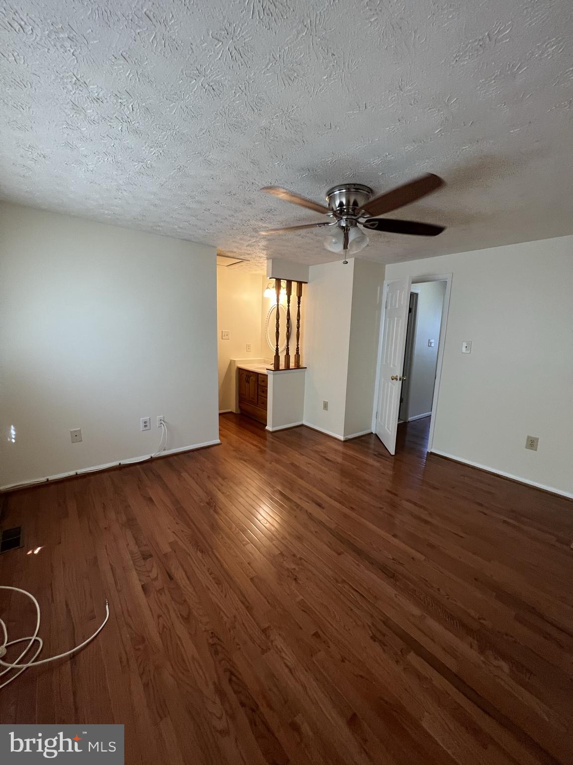 WESTHAMPTON TOWNHOUSES P - Residential Lease