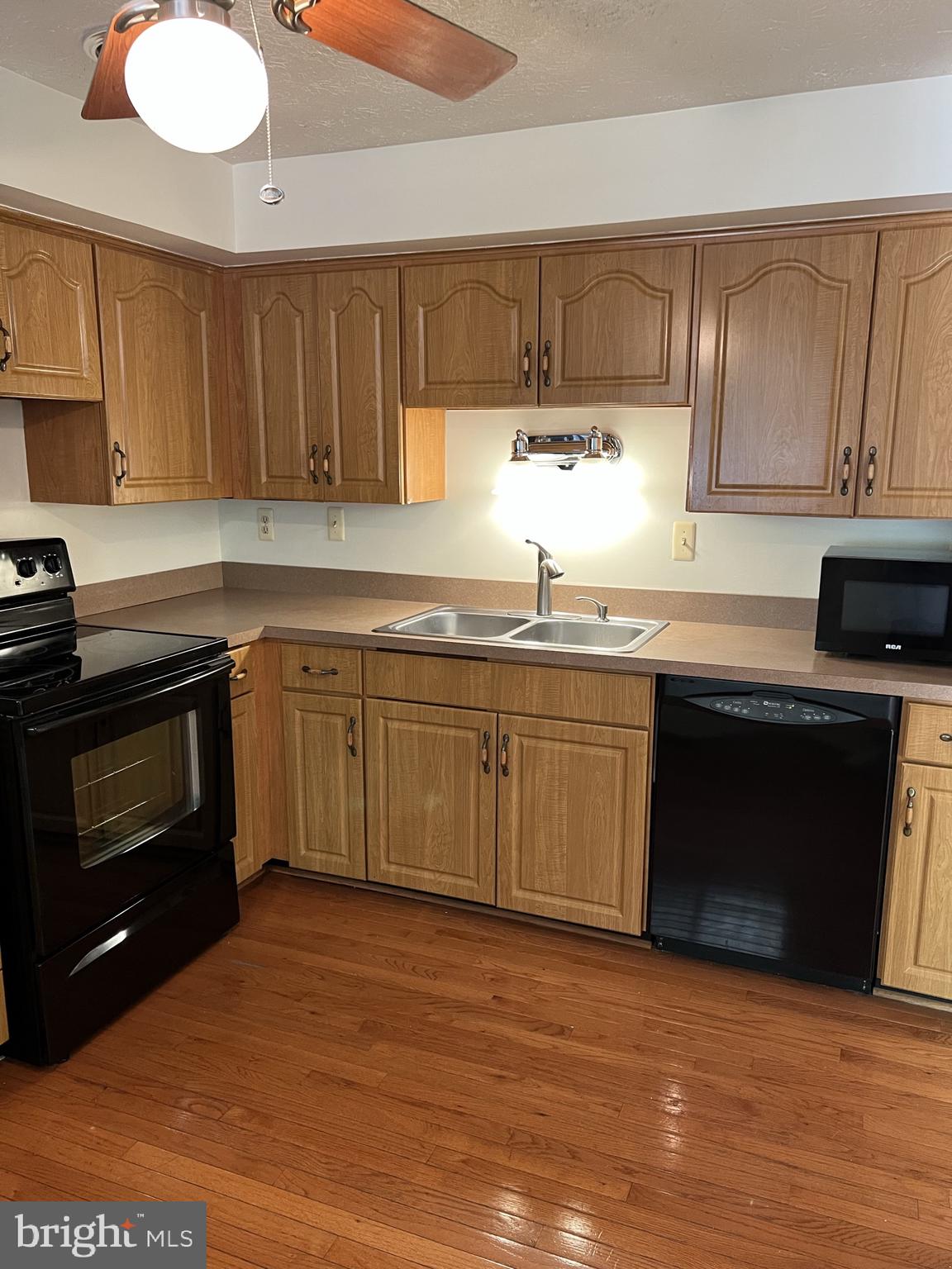 WESTHAMPTON TOWNHOUSES P - Residential Lease