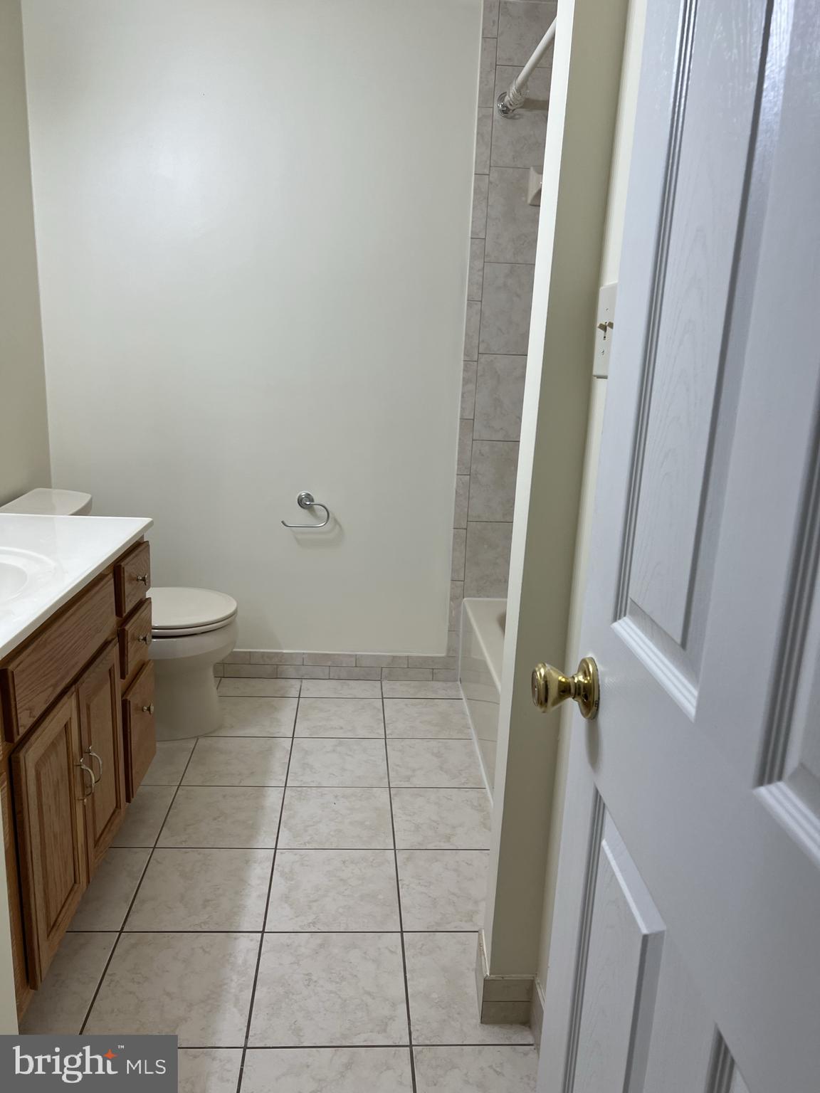 WESTHAMPTON TOWNHOUSES P - Residential Lease