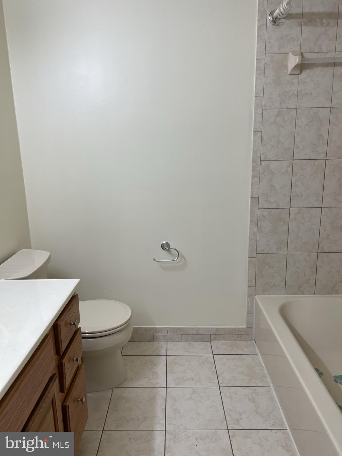 WESTHAMPTON TOWNHOUSES P - Residential Lease