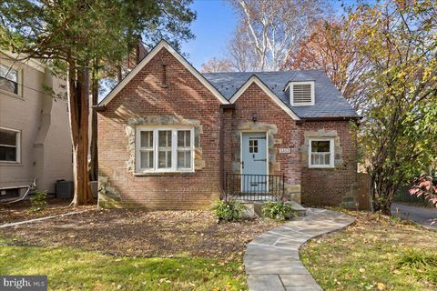 5352 29TH STREET NW WASHINGTON DC 20015