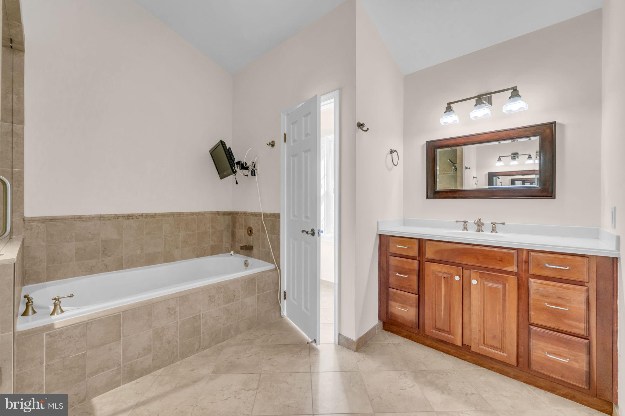 RIVERHILL - Residential