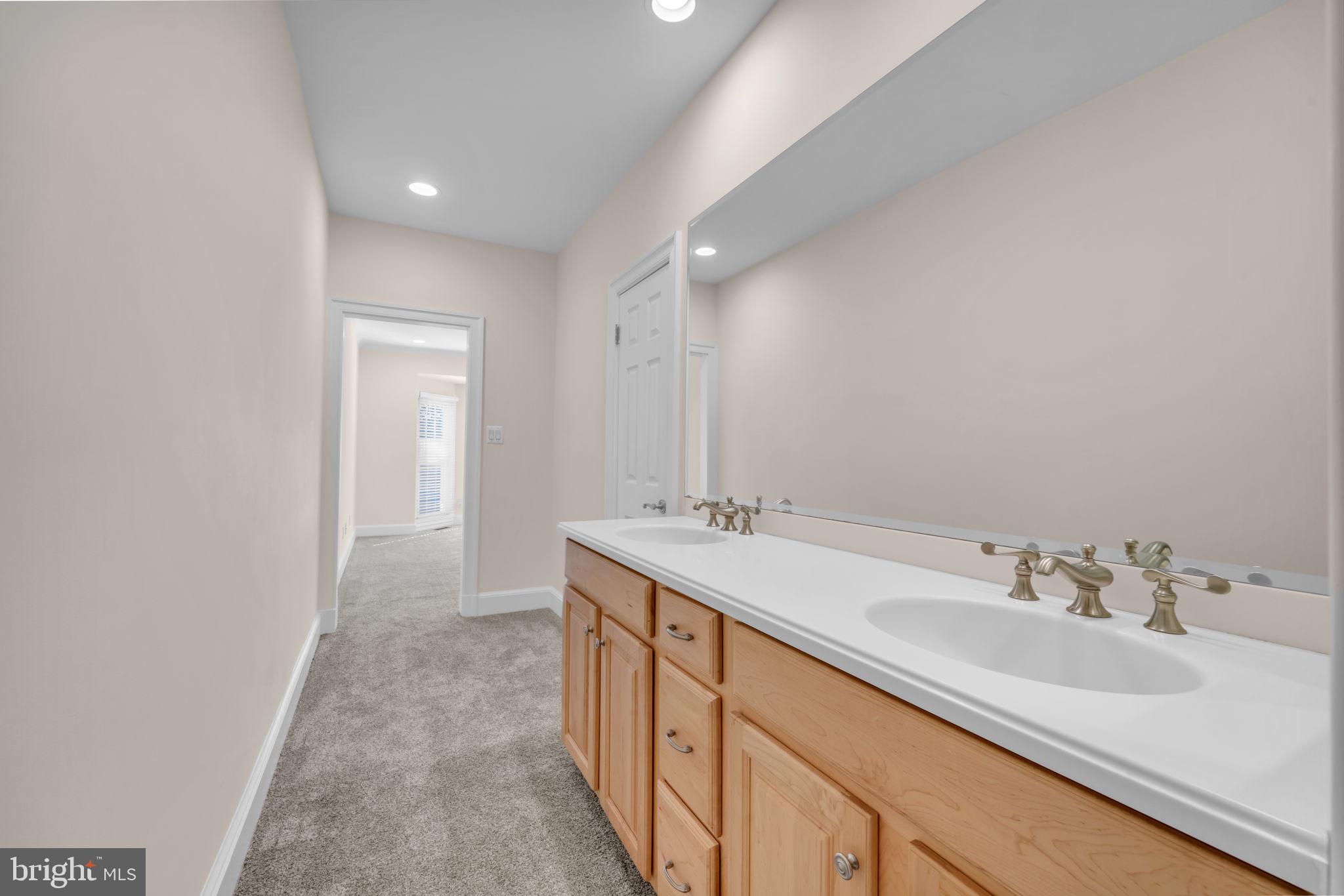 RIVERHILL - Residential