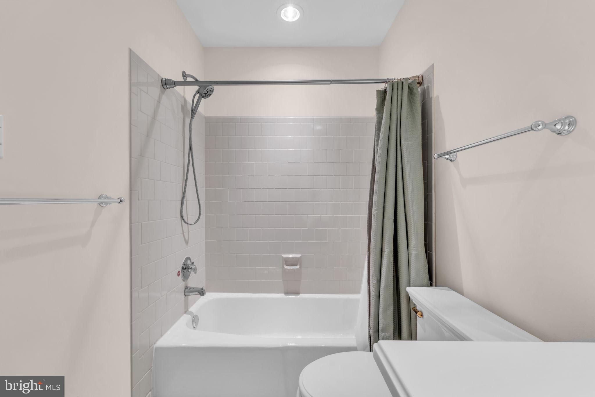 RIVERHILL - Residential