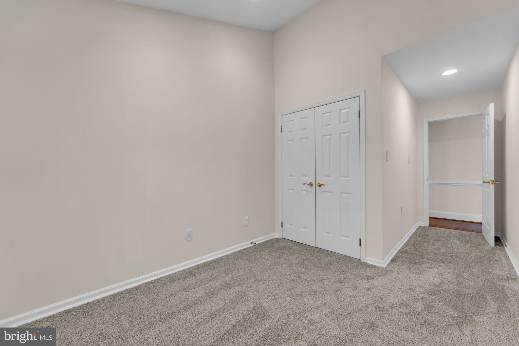 RIVERHILL - Residential