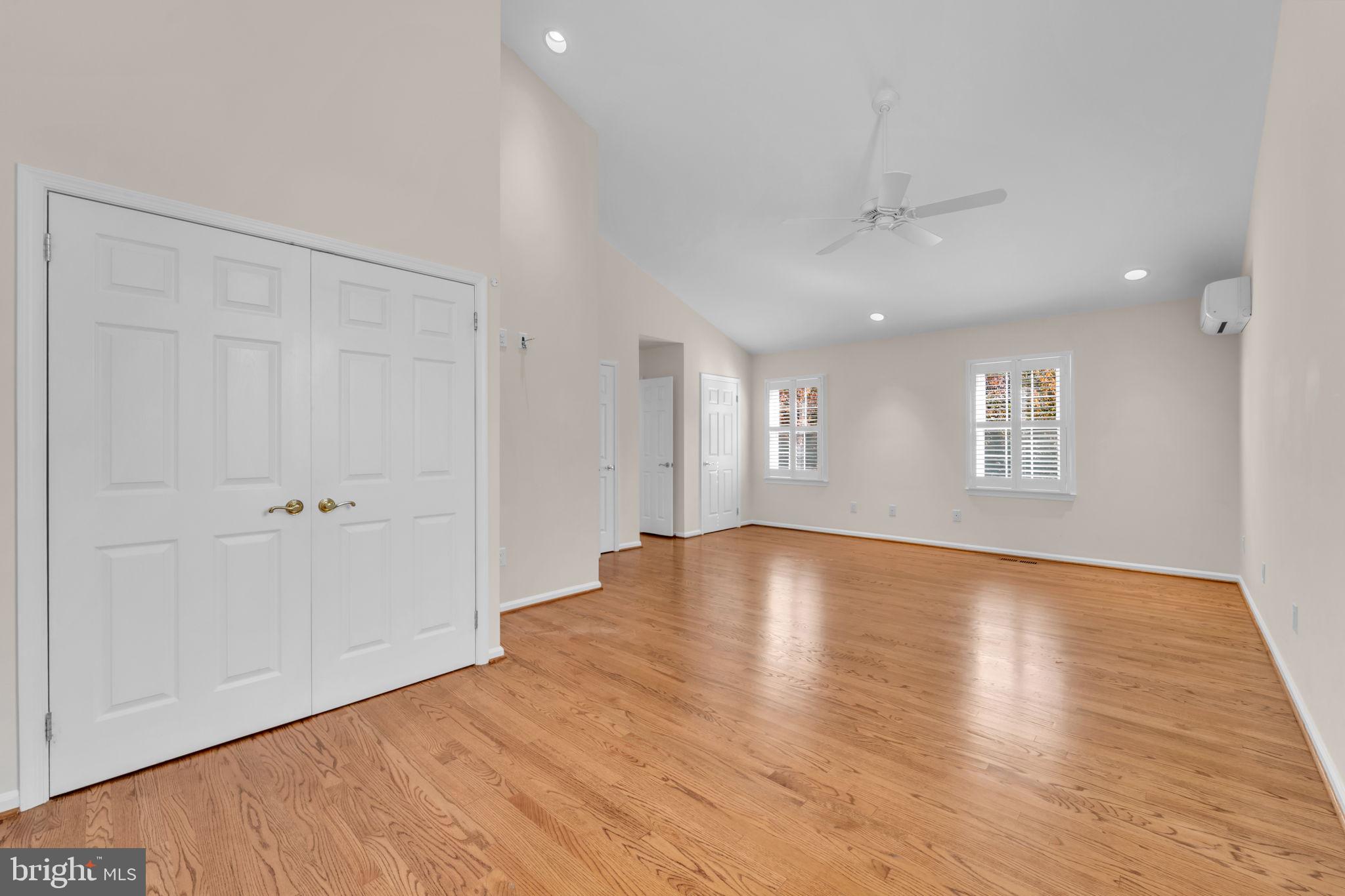 RIVERHILL - Residential