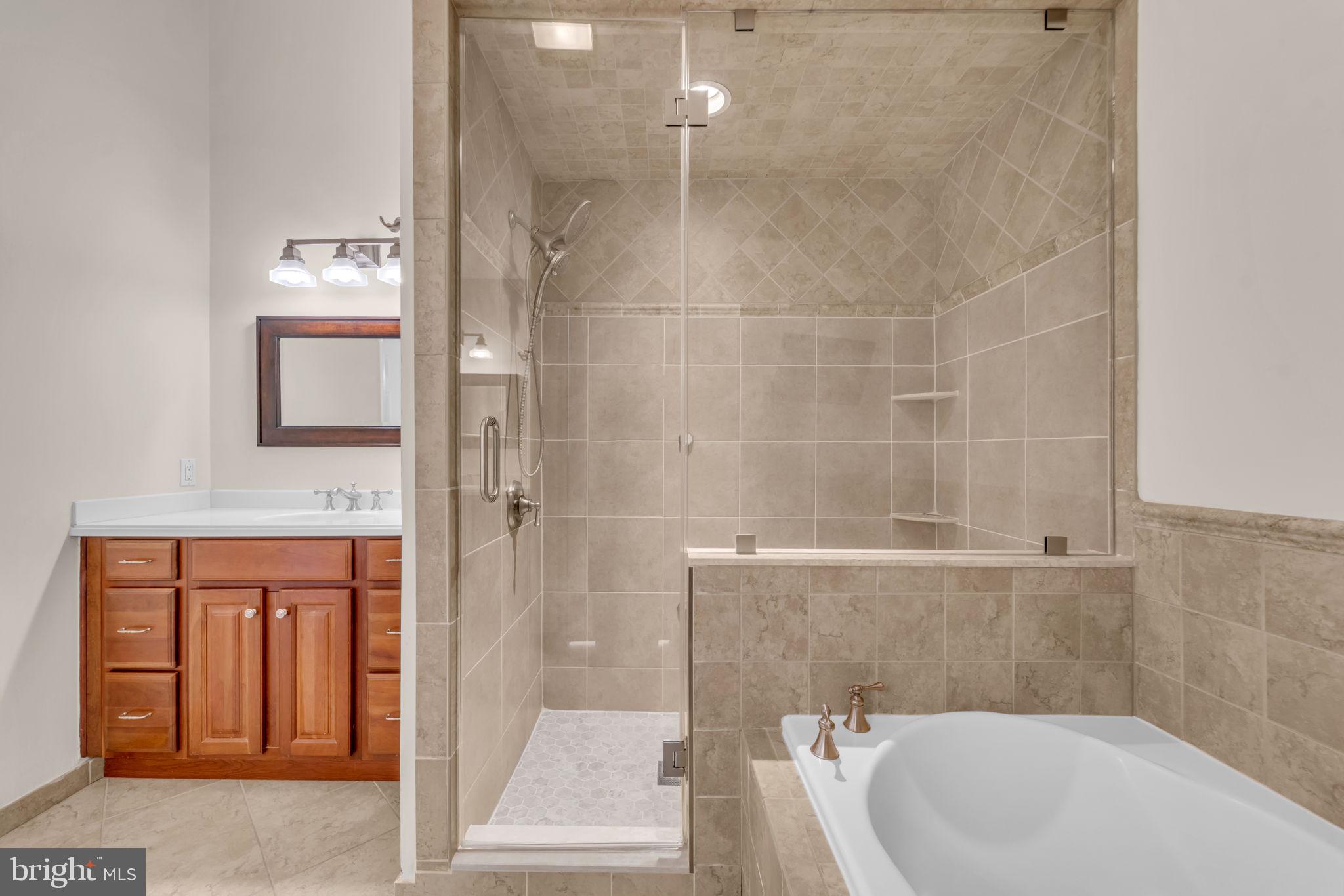 RIVERHILL - Residential