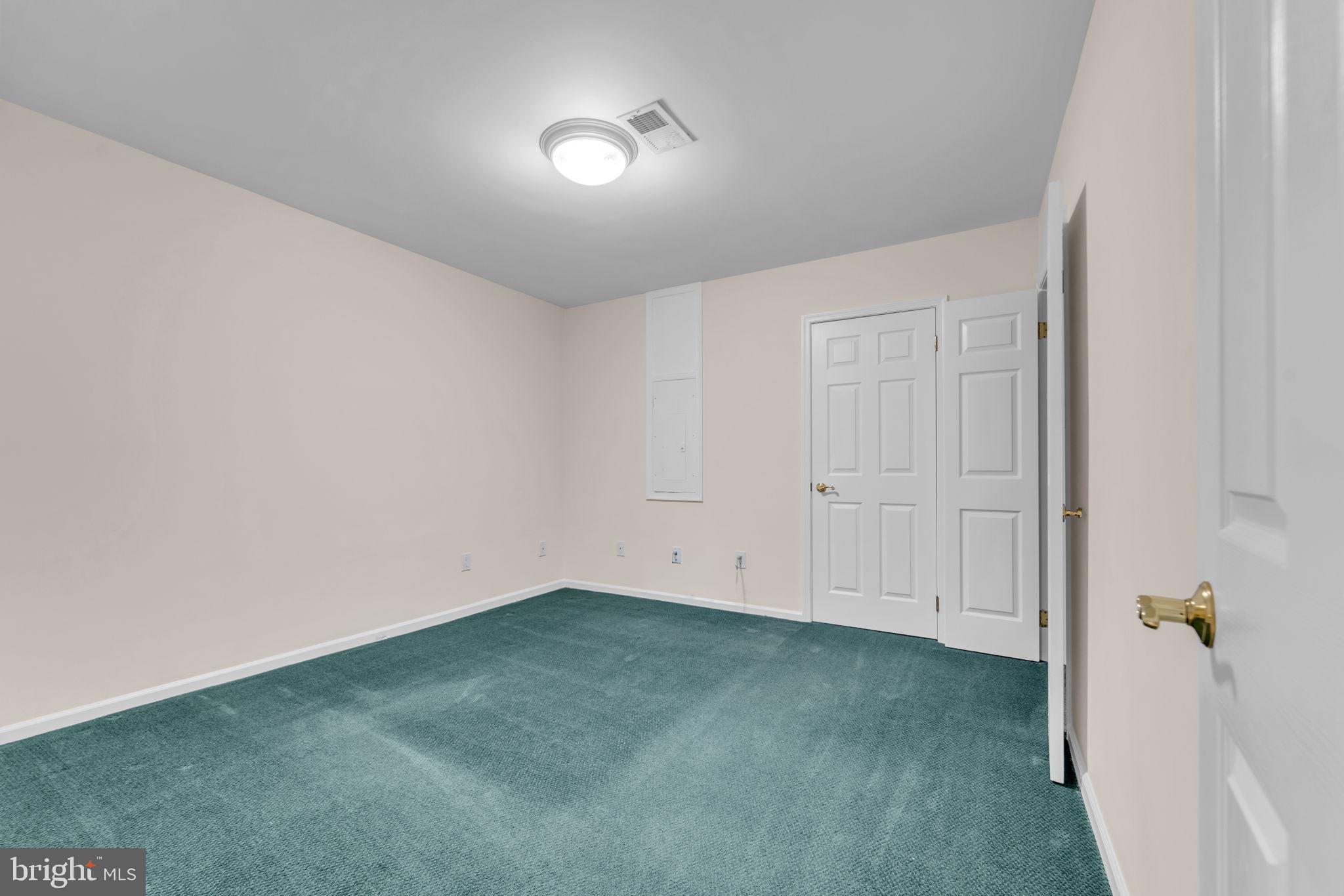 RIVERHILL - Residential