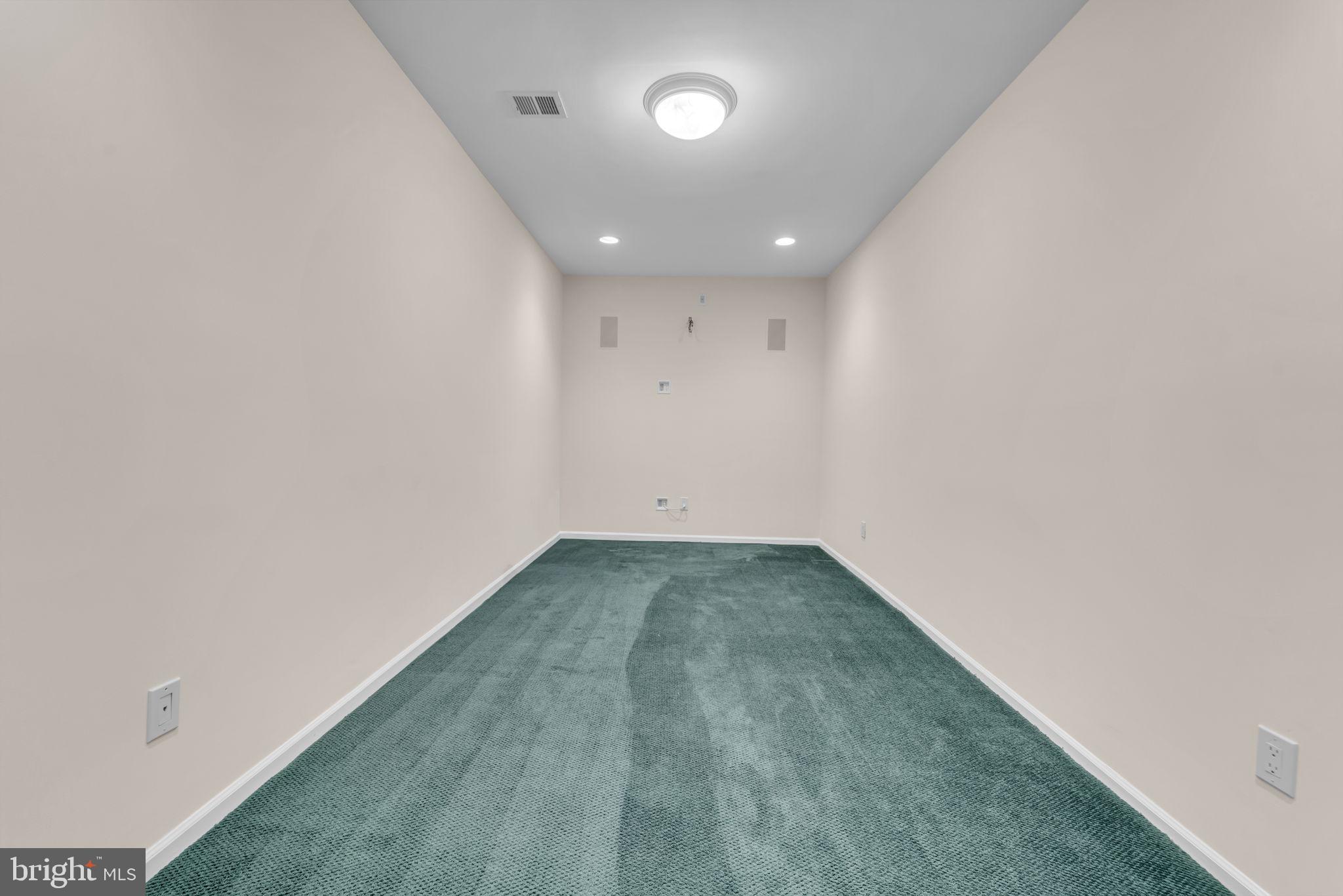 RIVERHILL - Residential