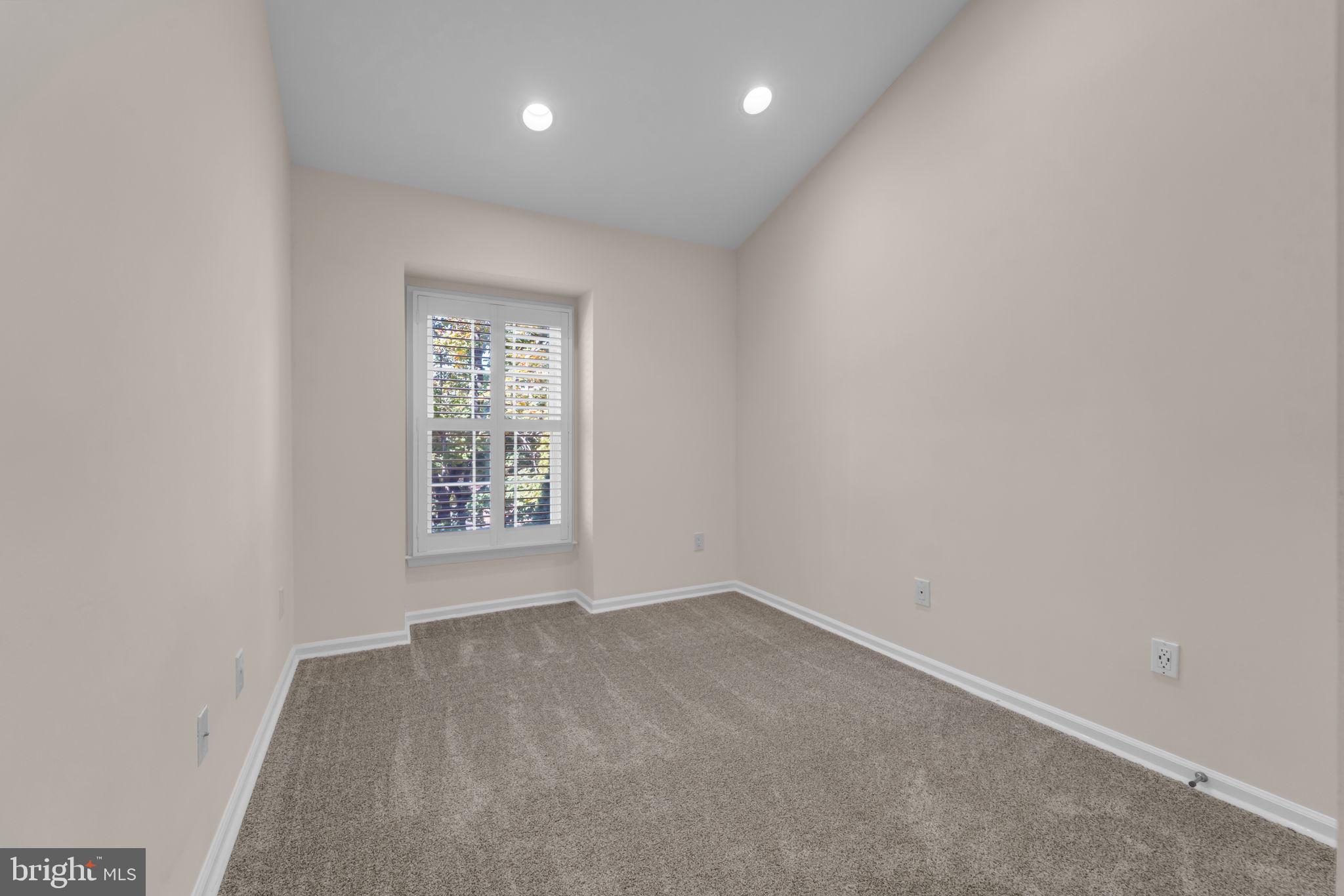 RIVERHILL - Residential