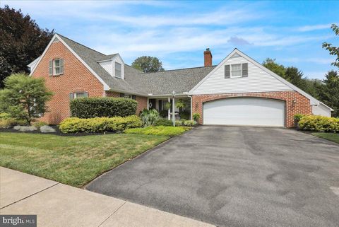 Photo of 175 N Linden Street, Manheim, PA 17545 (MLS # PALA2054334)