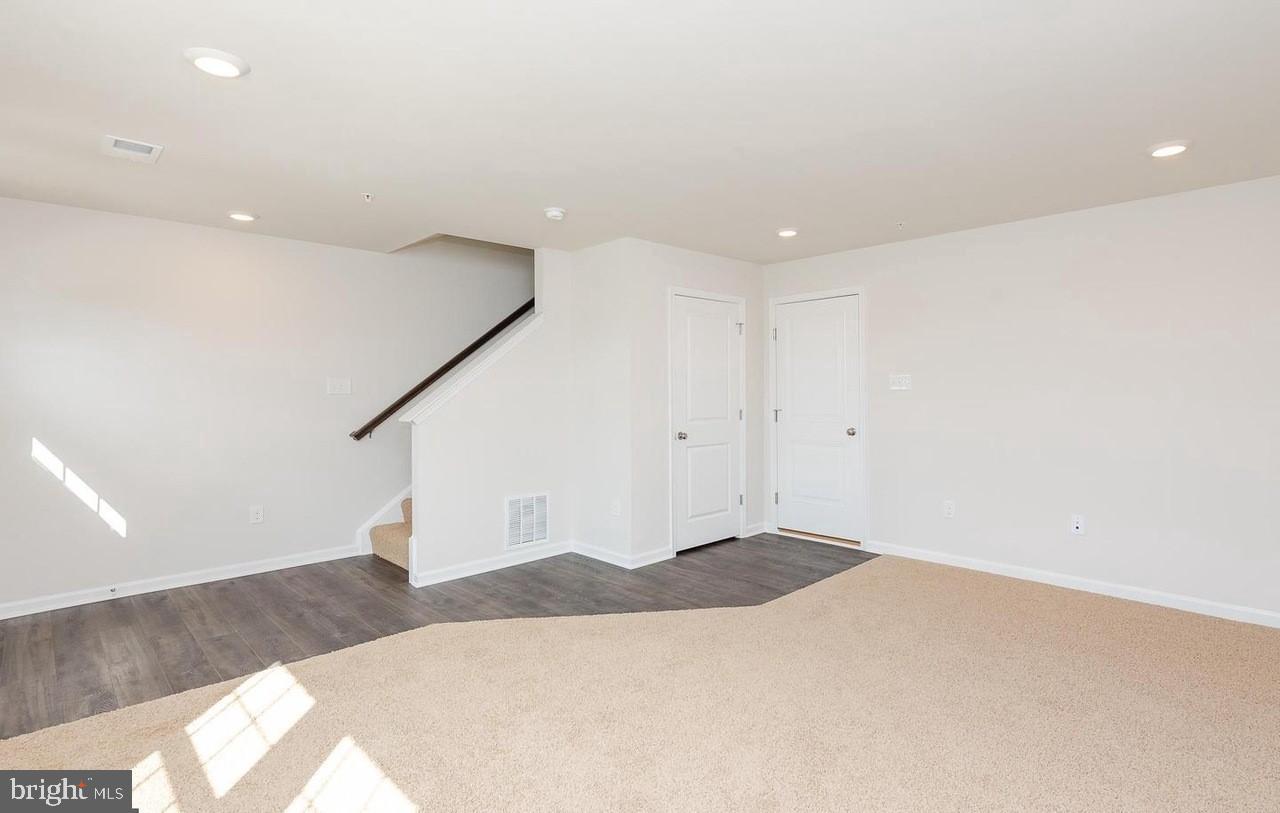 WOODMORE OVERLOOK - Residential