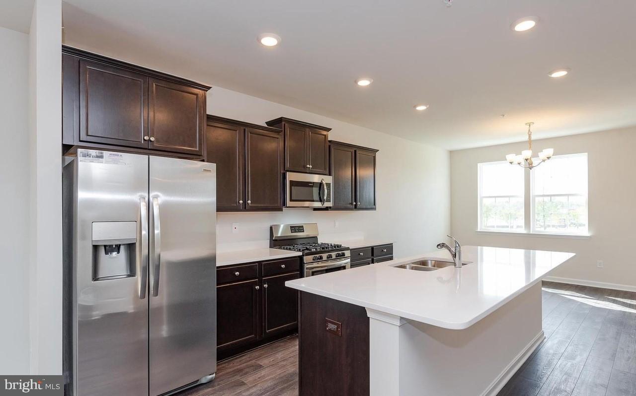 WOODMORE OVERLOOK - Residential