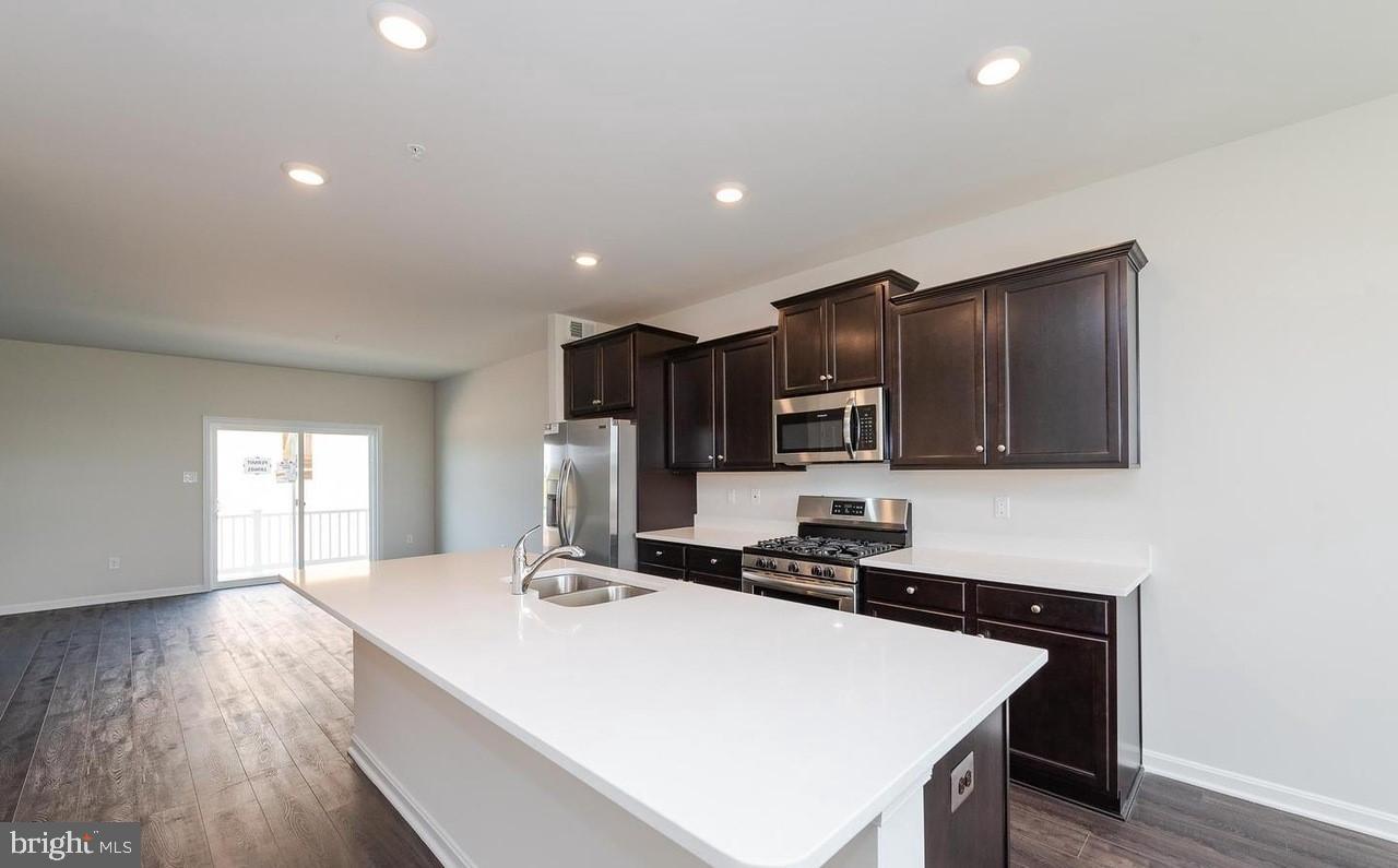 WOODMORE OVERLOOK - Residential