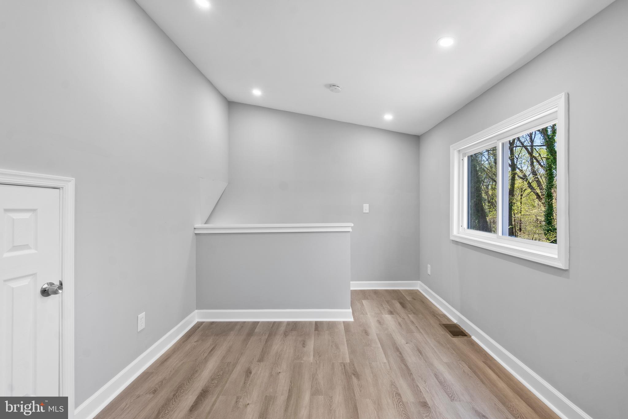 TEMPLE HILLS - Residential