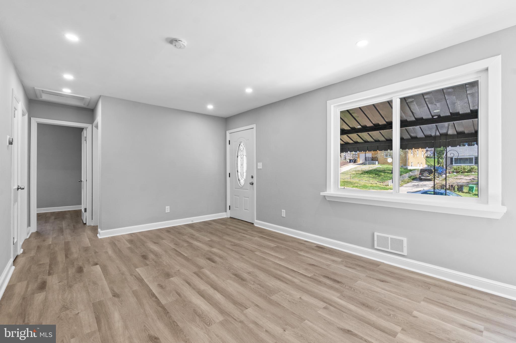 TEMPLE HILLS - Residential