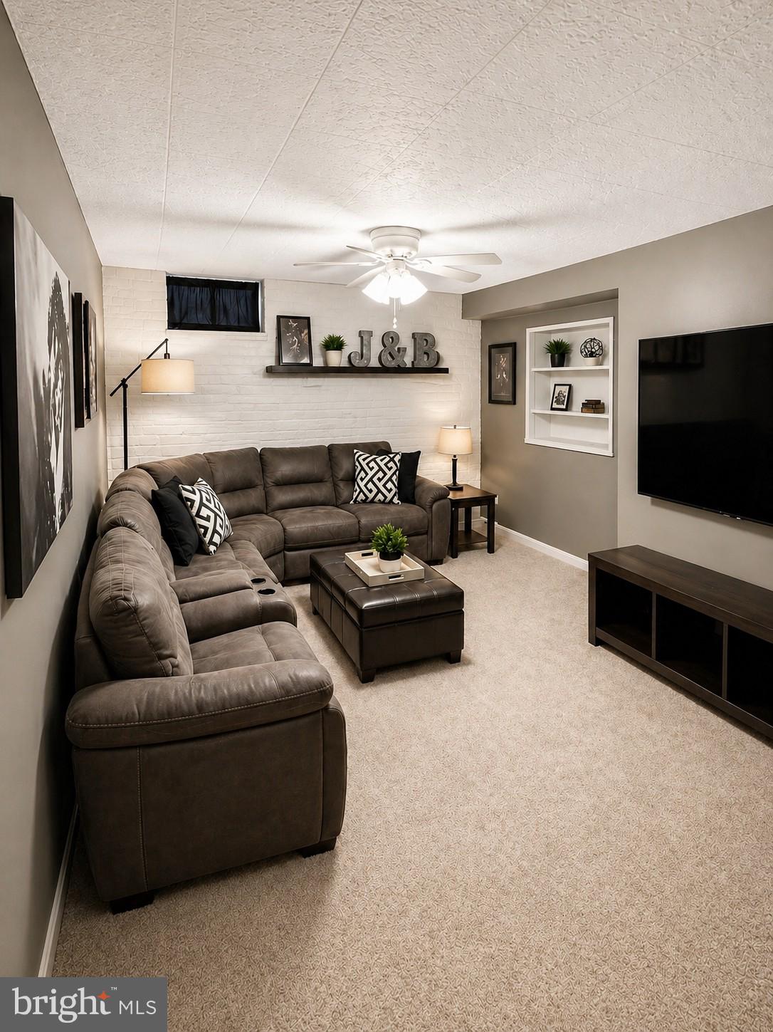 HILLTOP SUMMIT - Residential