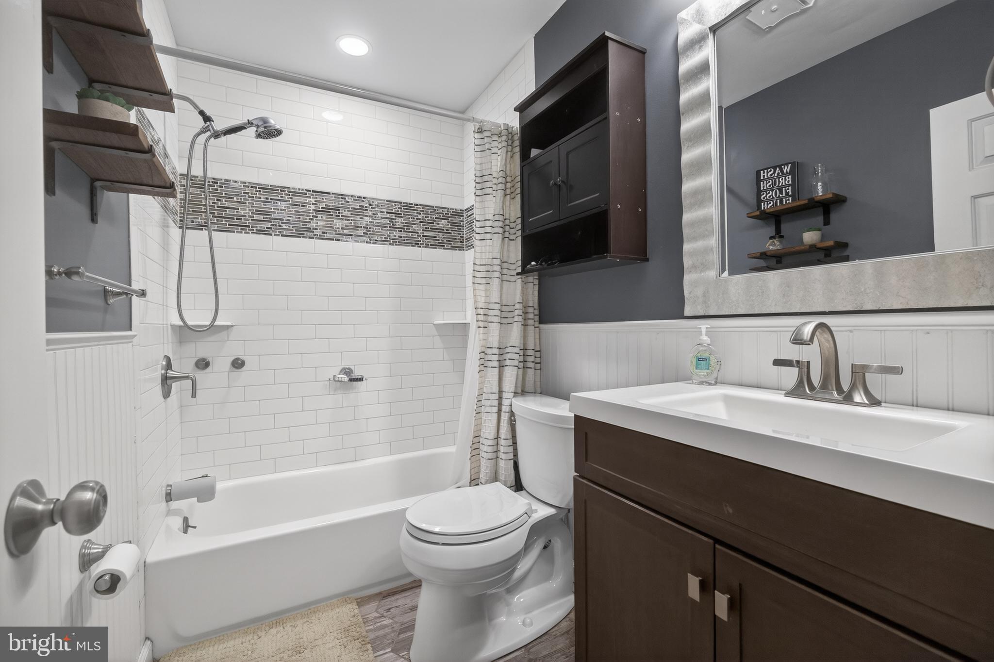 HILLTOP SUMMIT - Residential