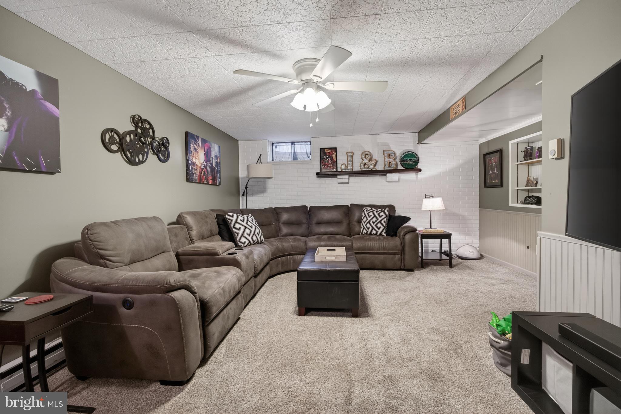 HILLTOP SUMMIT - Residential