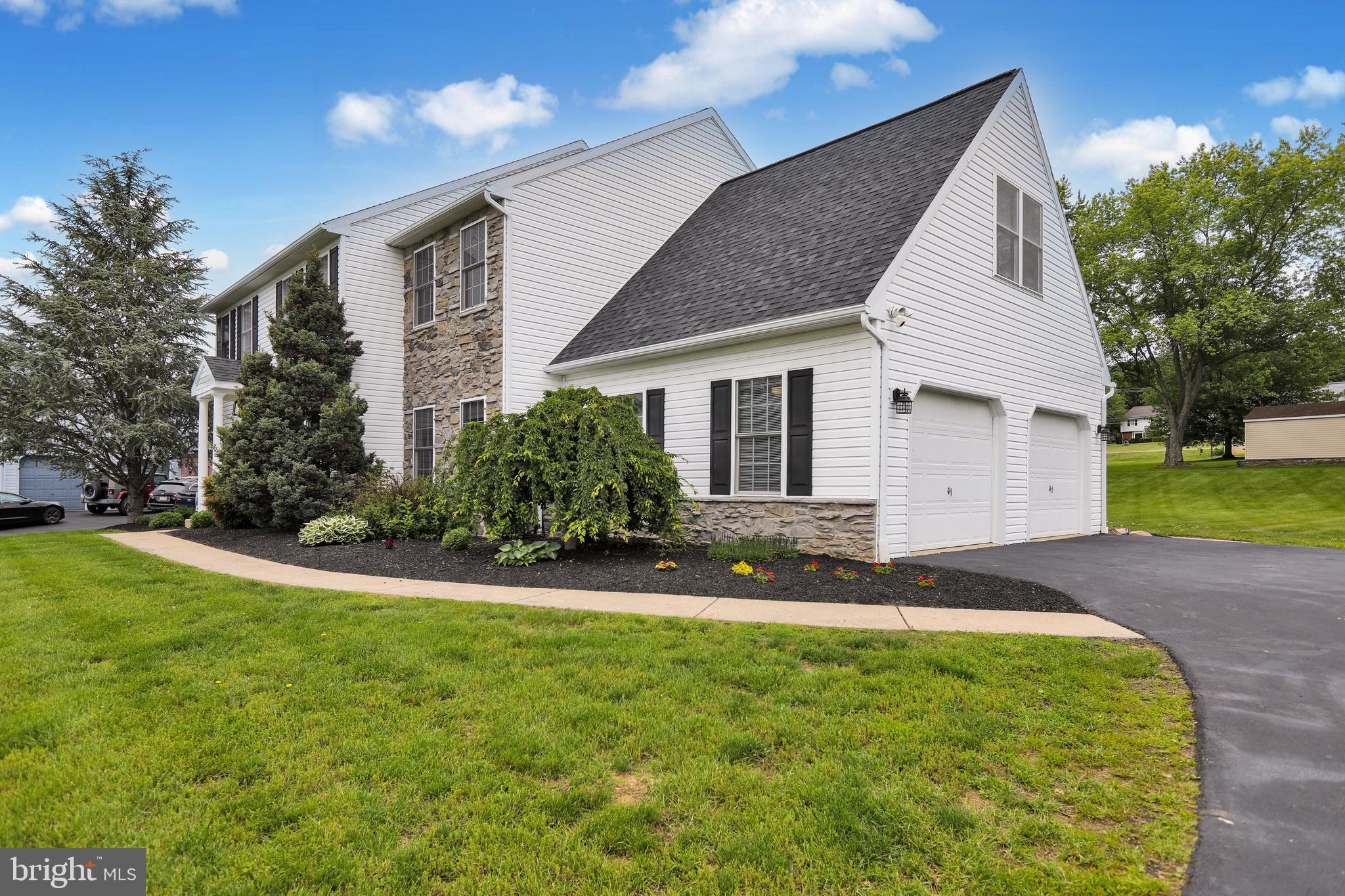 407 HARMONY LANE