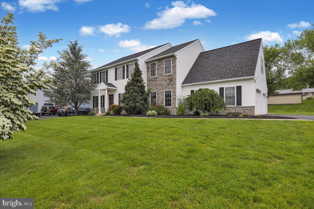 407 HARMONY LANE