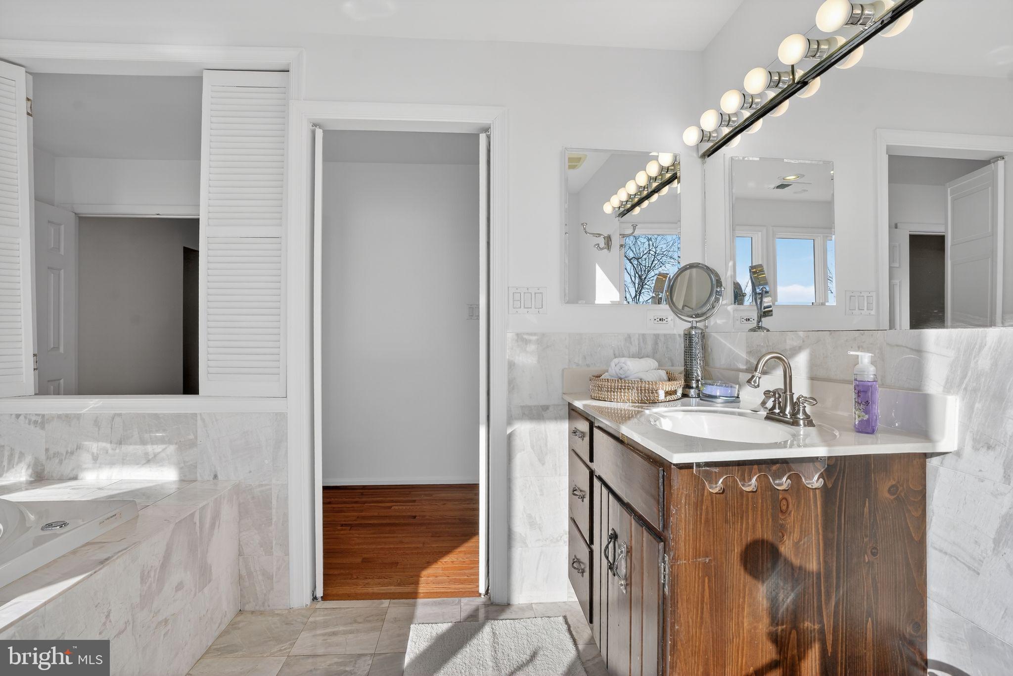 INDIAN QUEEN OVERLOOK - Residential