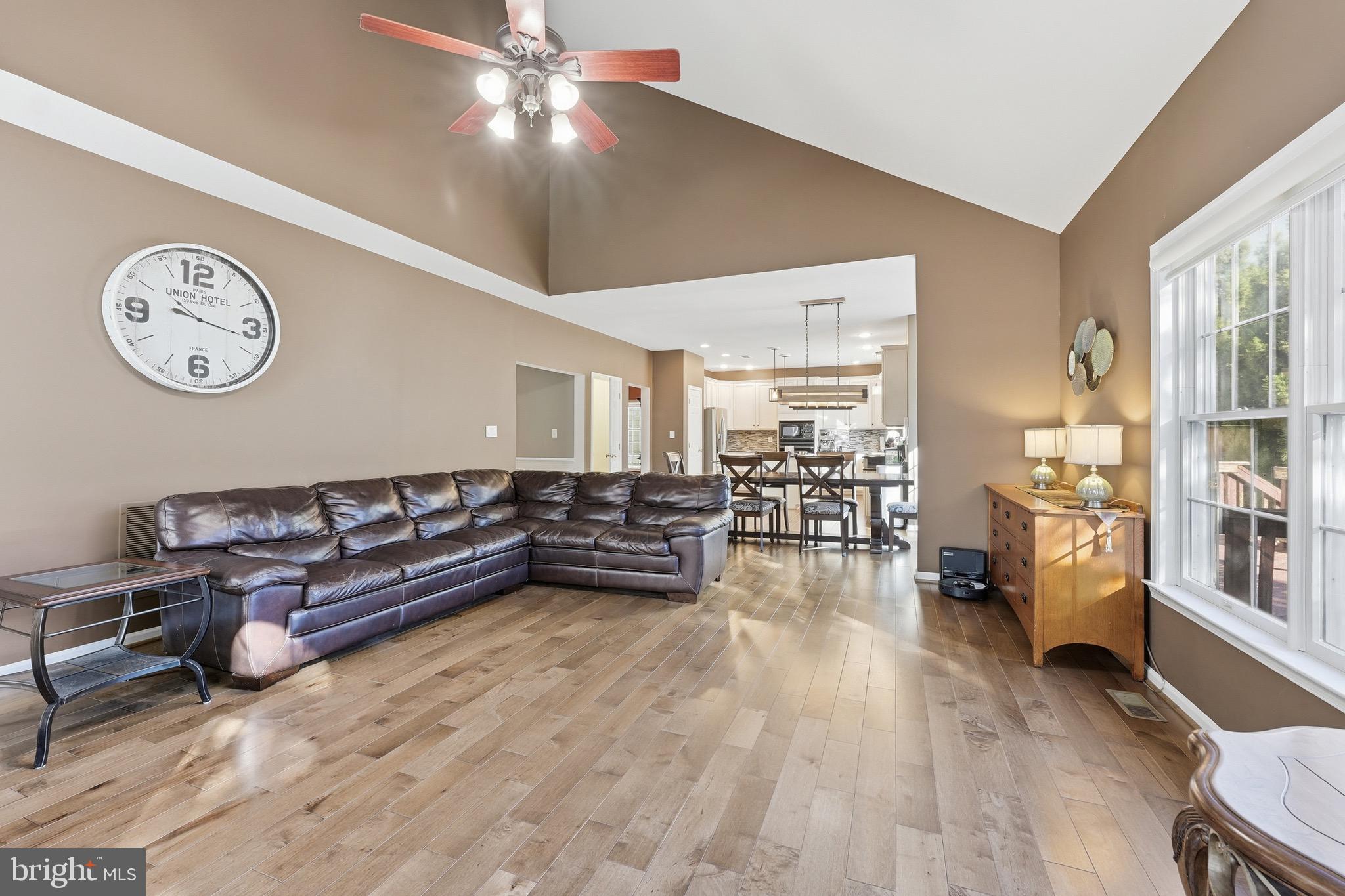 SOUTH RIDING - Residential